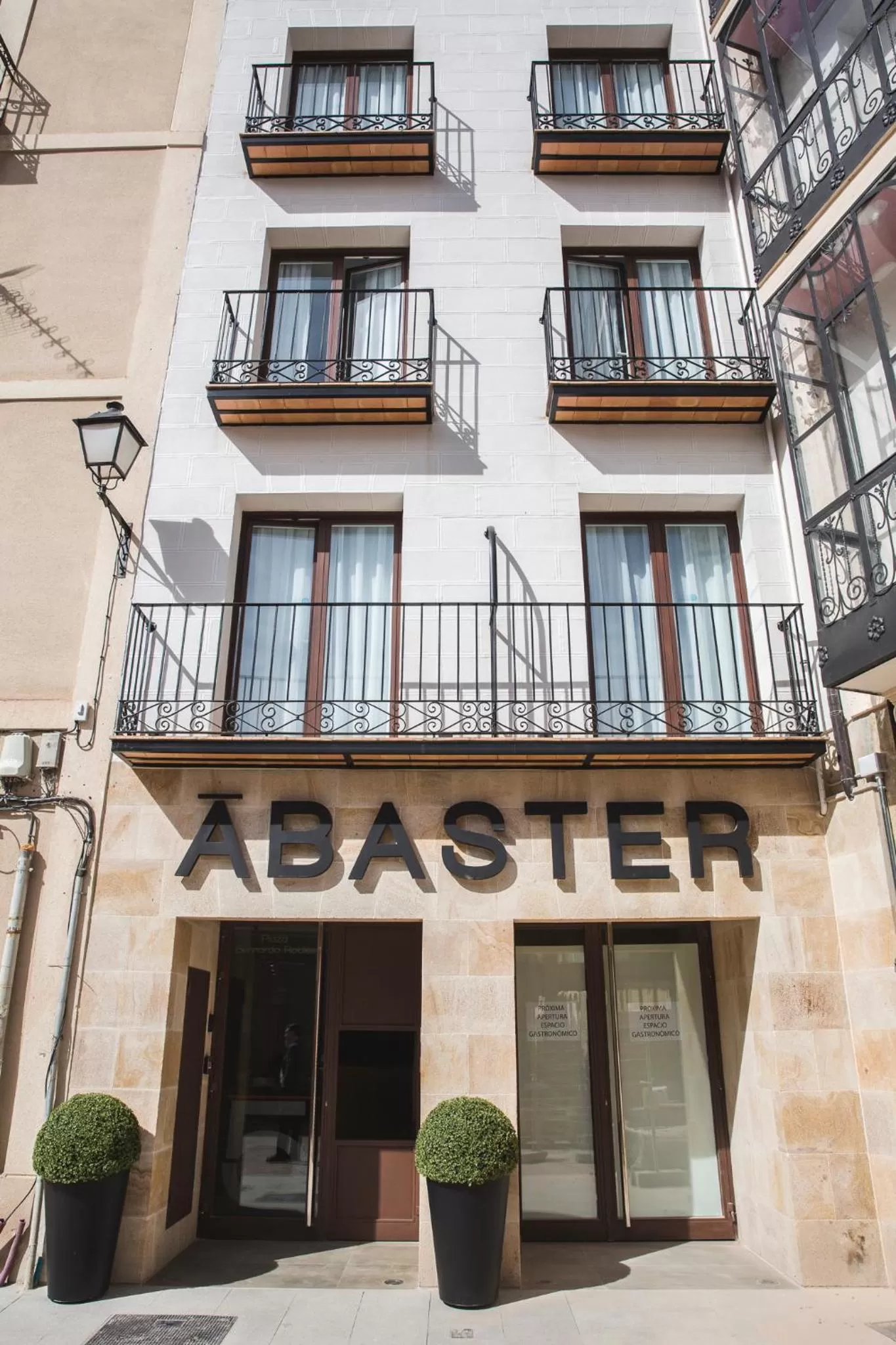 Facade/entrance in DWO Ábaster