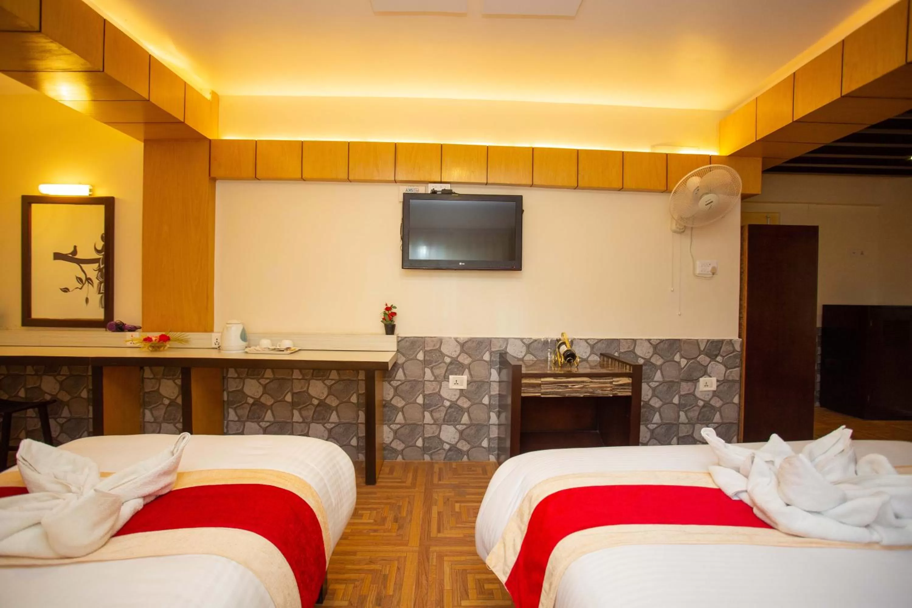 Photo of the whole room, Bed in Hotel Splendid View