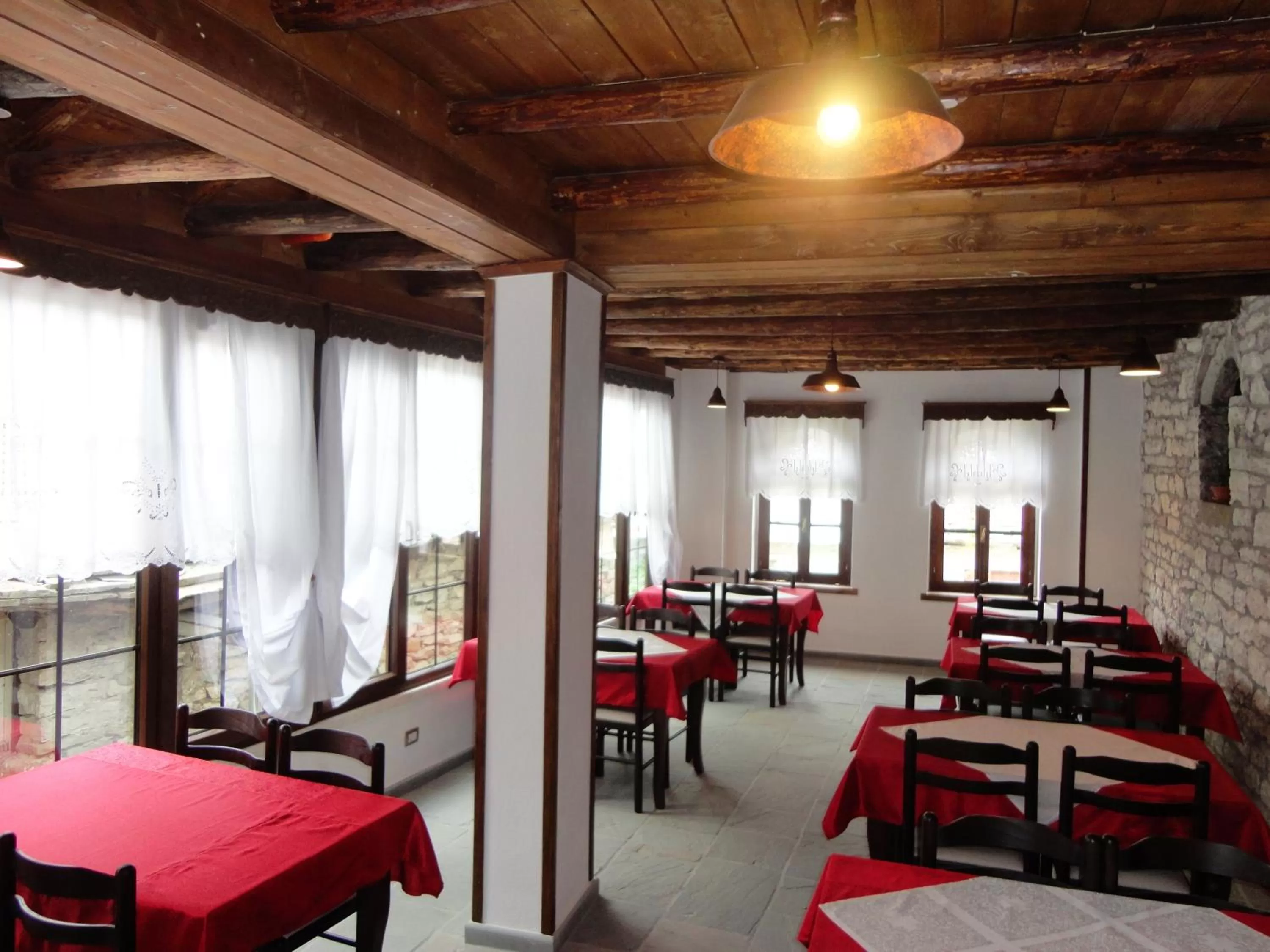 Restaurant/places to eat in Hotel Kalemi 2