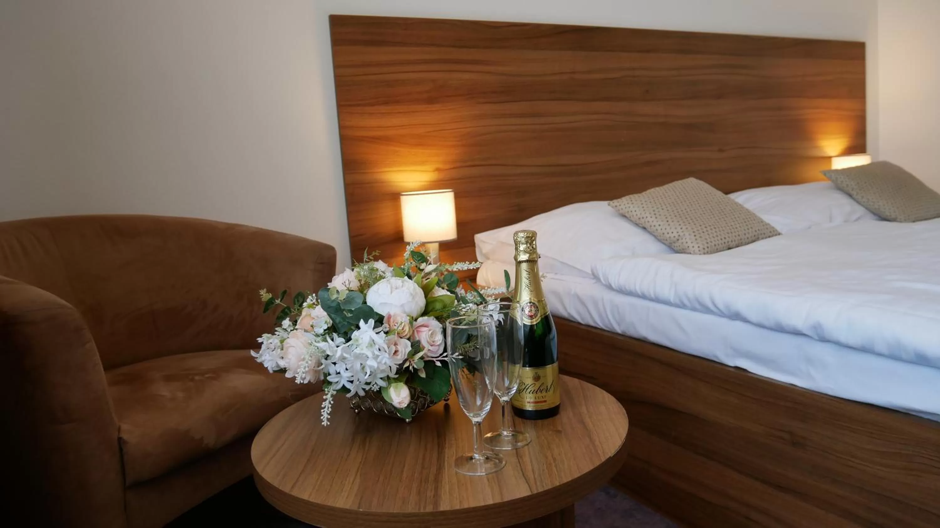 Bed in Hotel Saffron