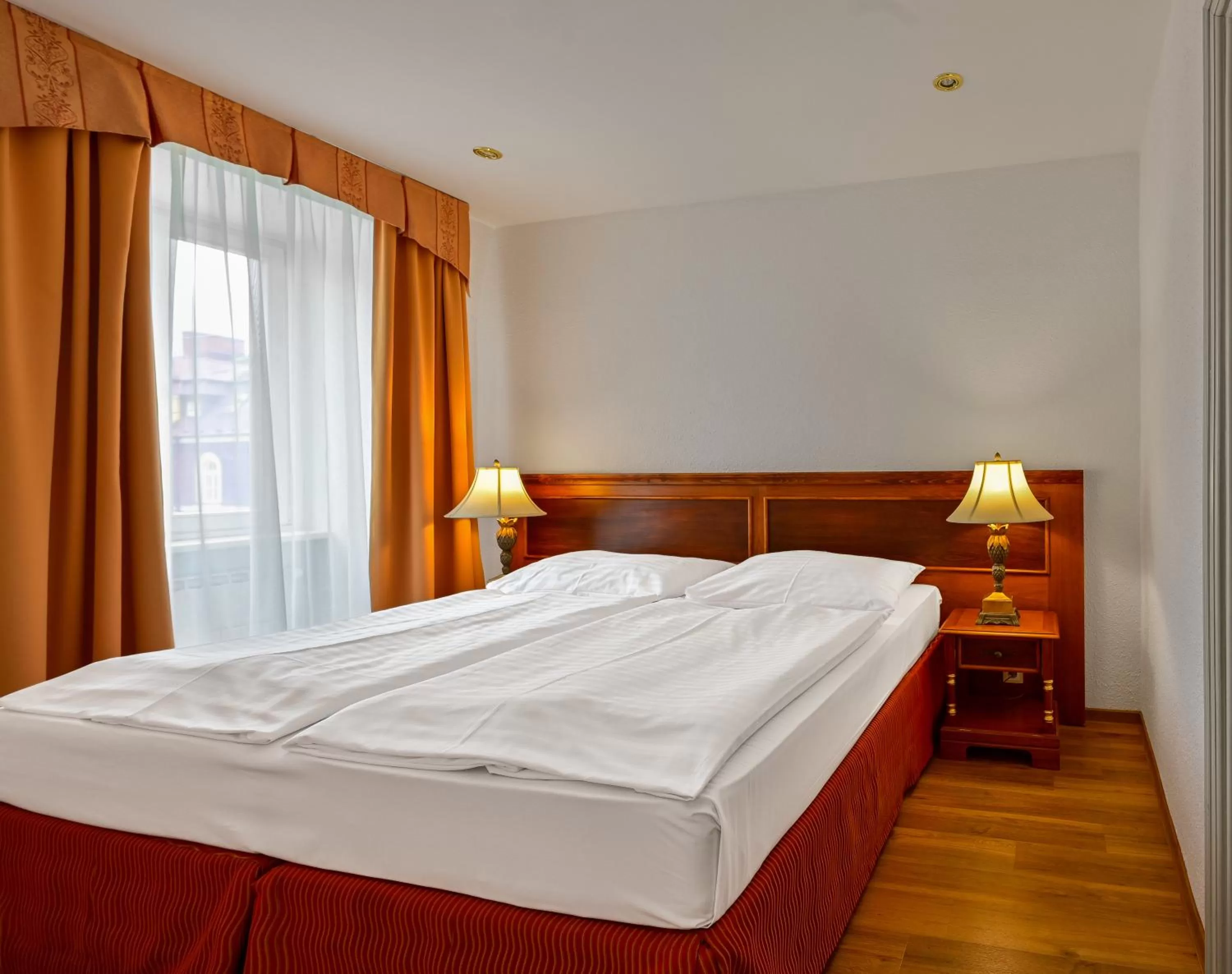 Bedroom, Bed in Hotel Continental