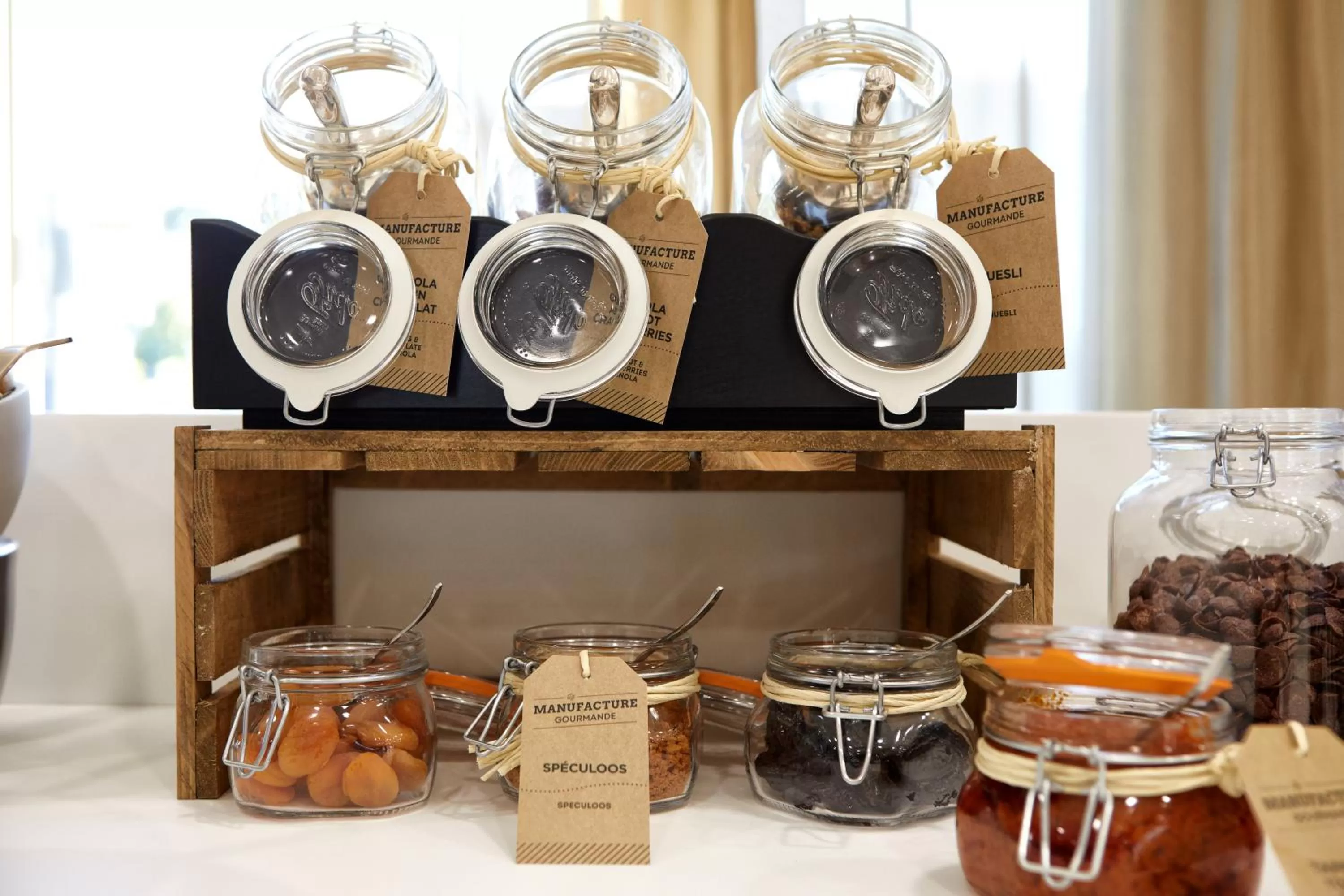 Buffet breakfast in Aparthotel & Spa Adagio Vannes