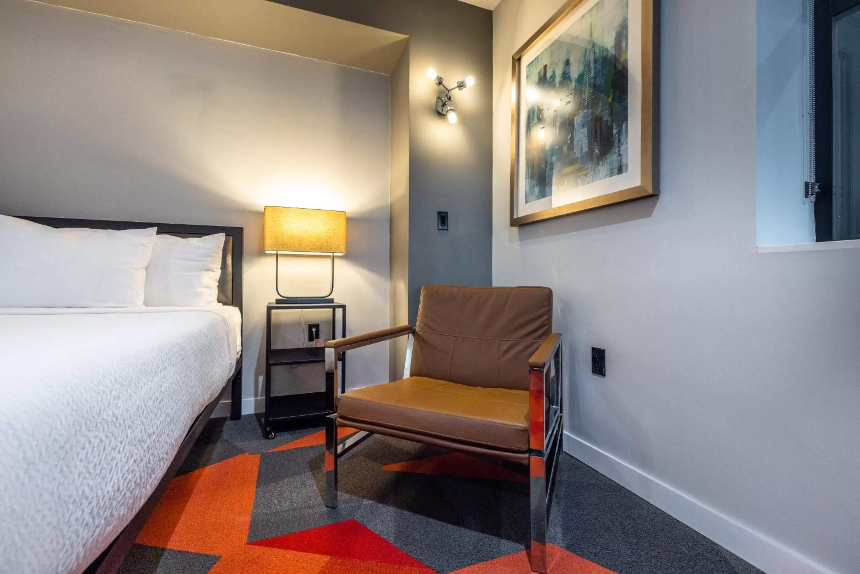 Bedroom, Bed in Infinity Hotel San Francisco, Tapestry Collection by Hilton