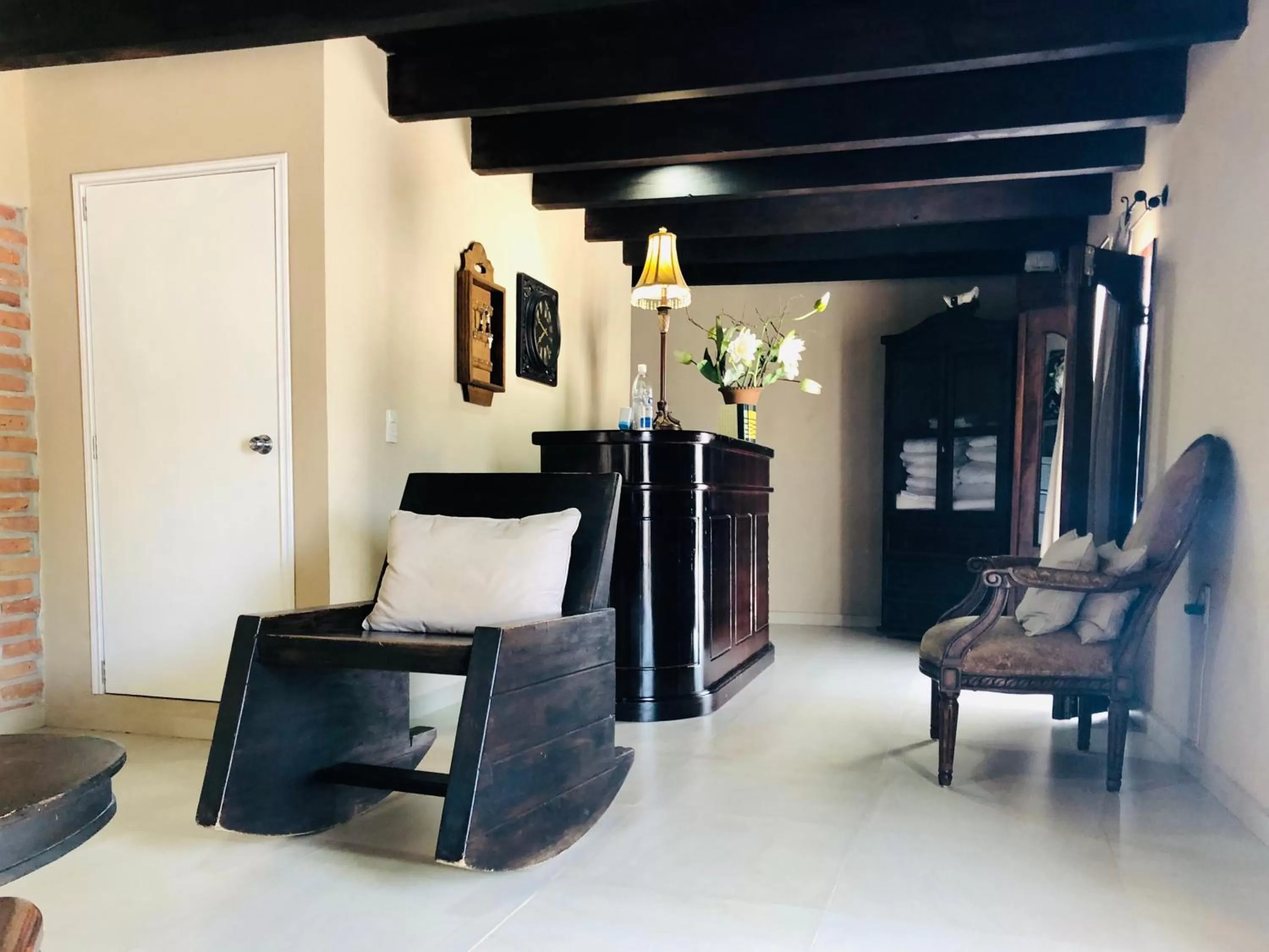 Living room in Hotel Carretas by Rotamundos