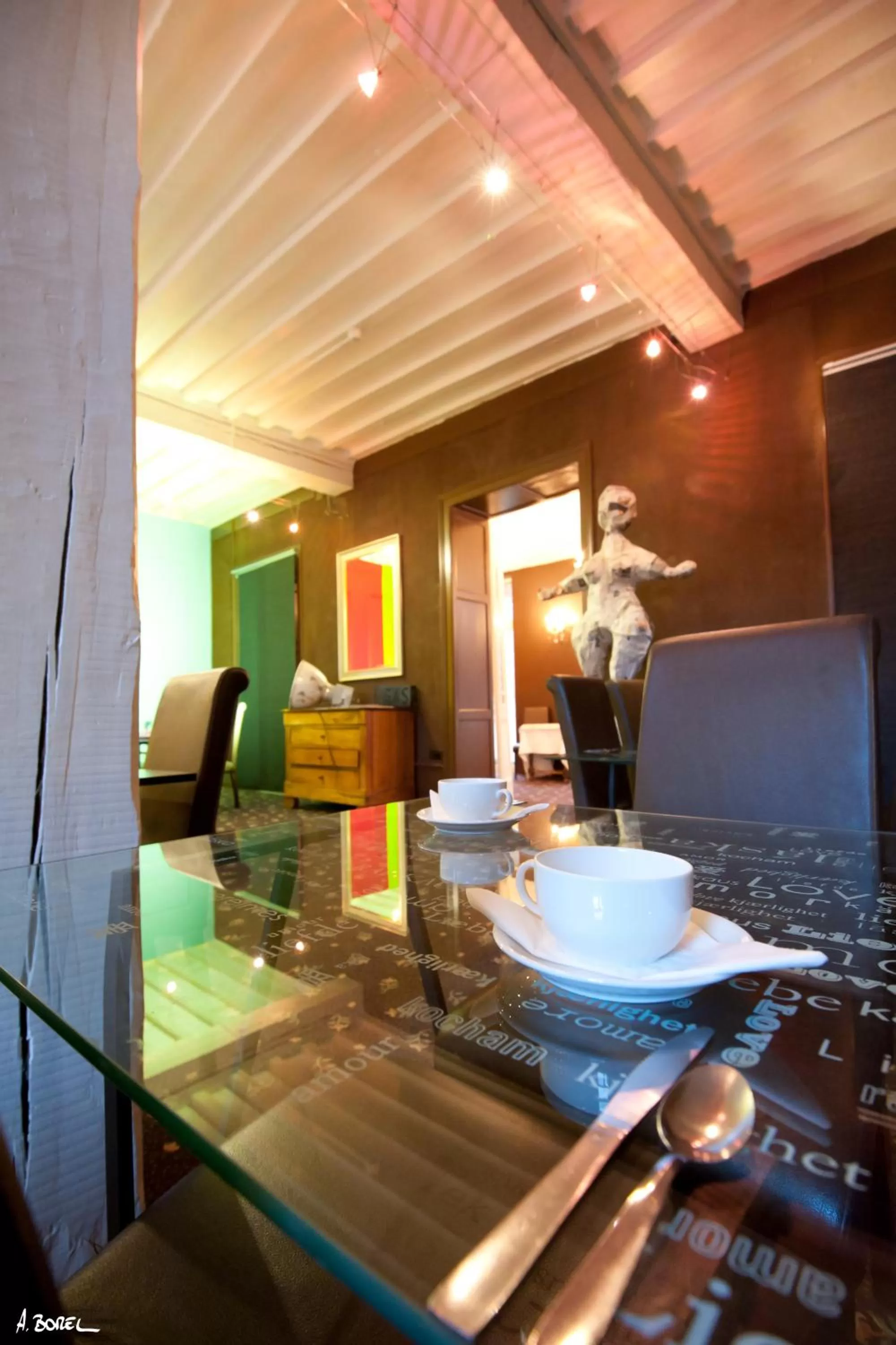 Restaurant/places to eat in Hotel Le Prieuré et La Résidence