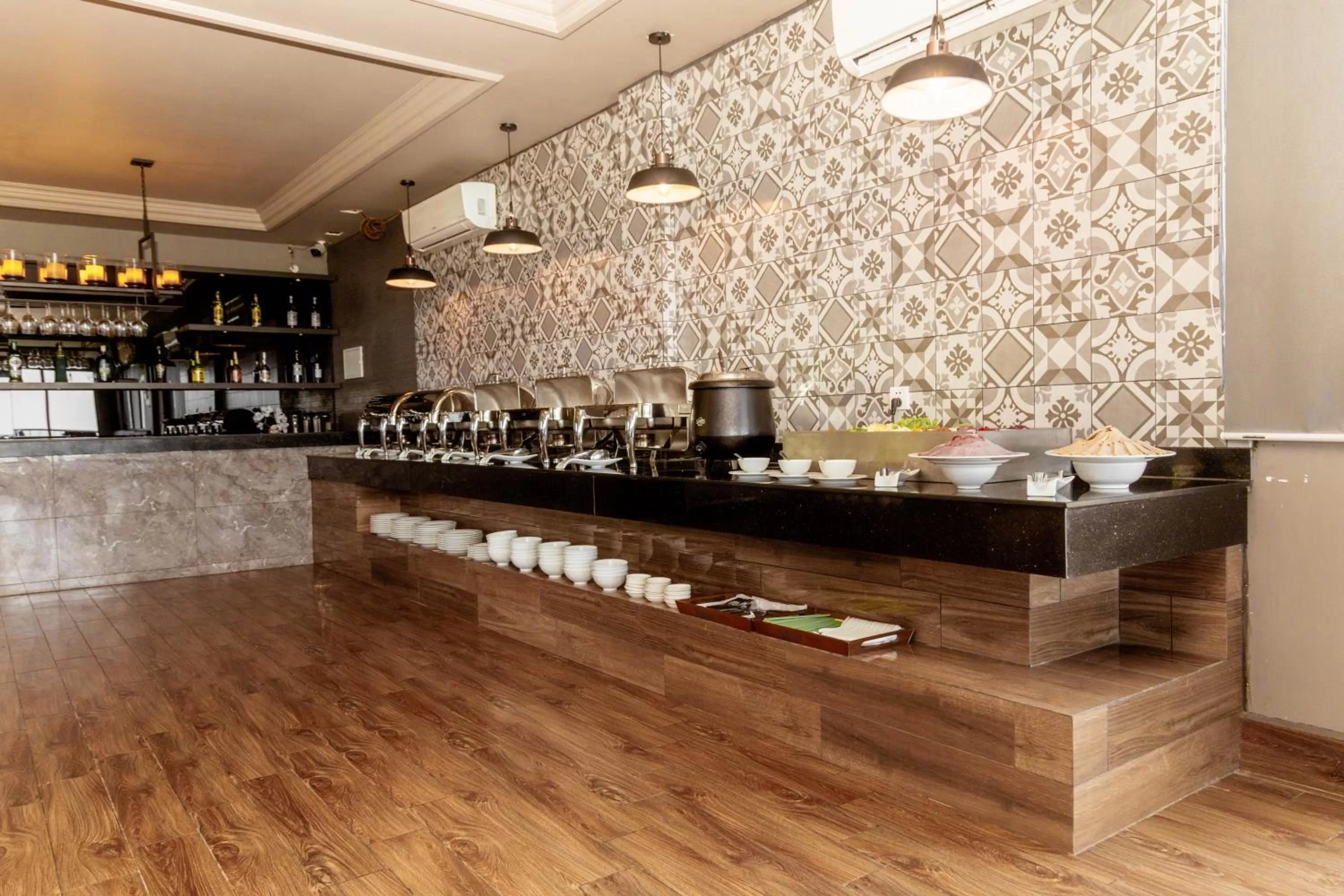 Restaurant/places to eat in KEP BAY HOTEL & RESORT