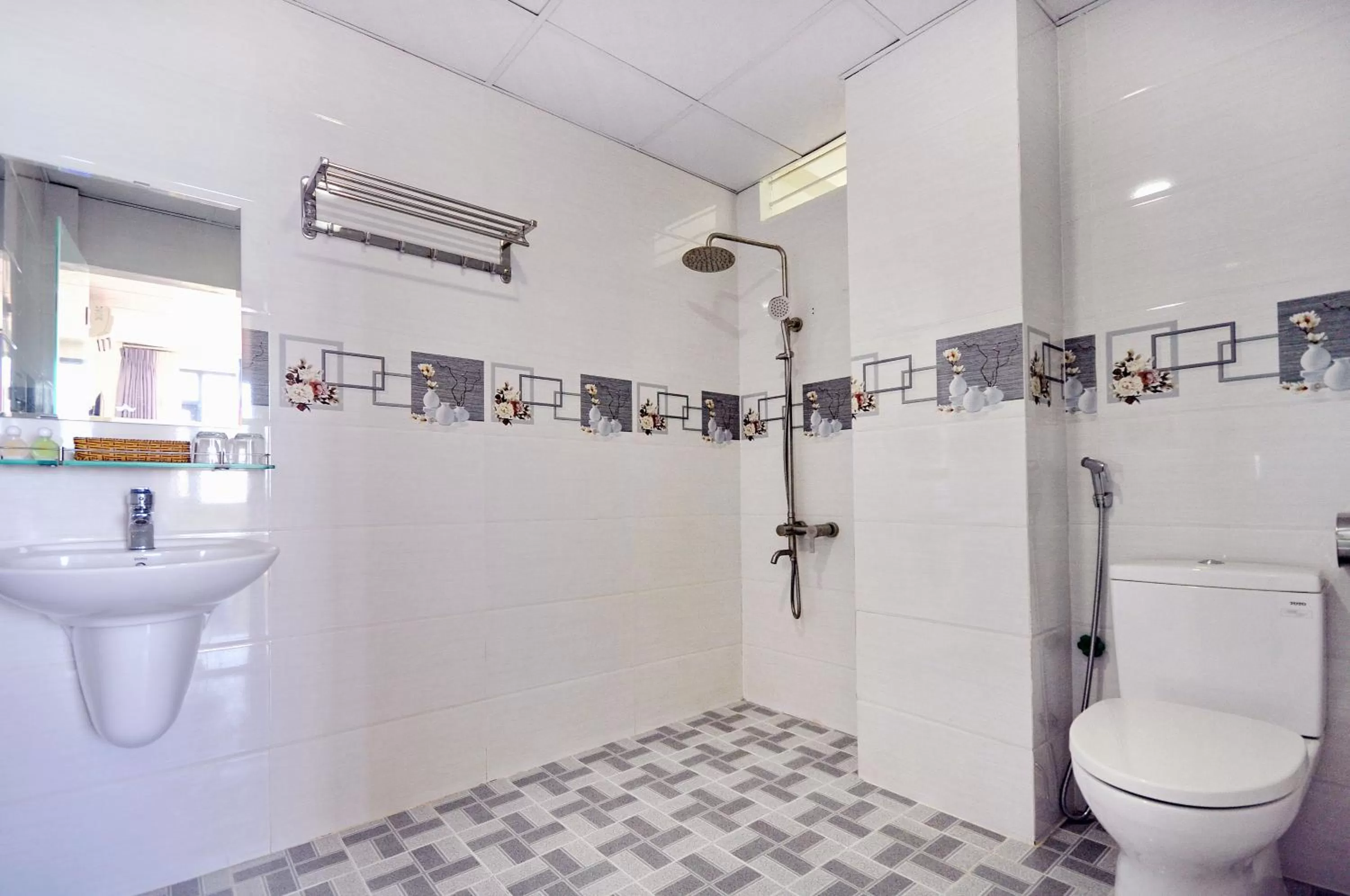 Shower in Arise Seaside Hotel