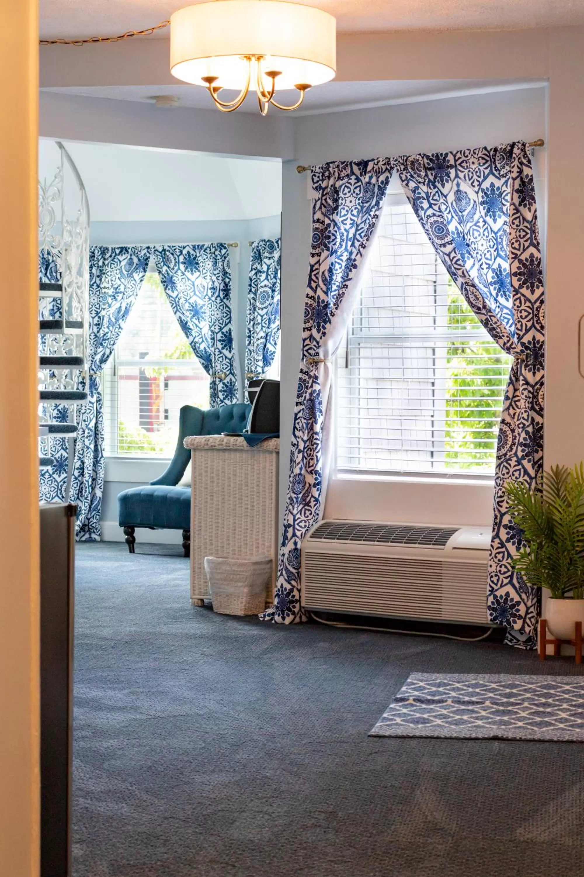Seating Area in Hotel Frankfort & Restaurant