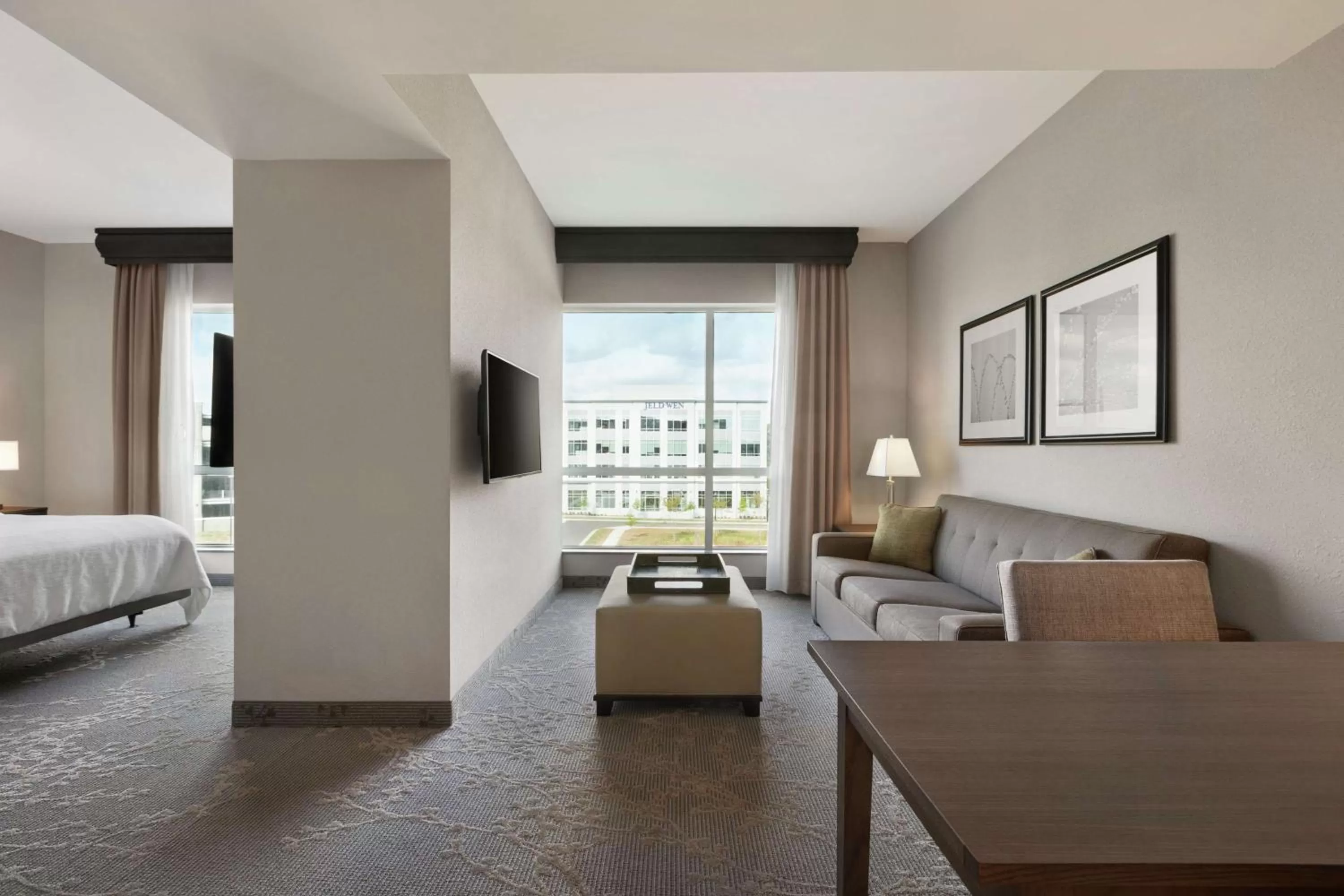 Bedroom, Bed in Embassy Suites Charlotte/Ayrsley