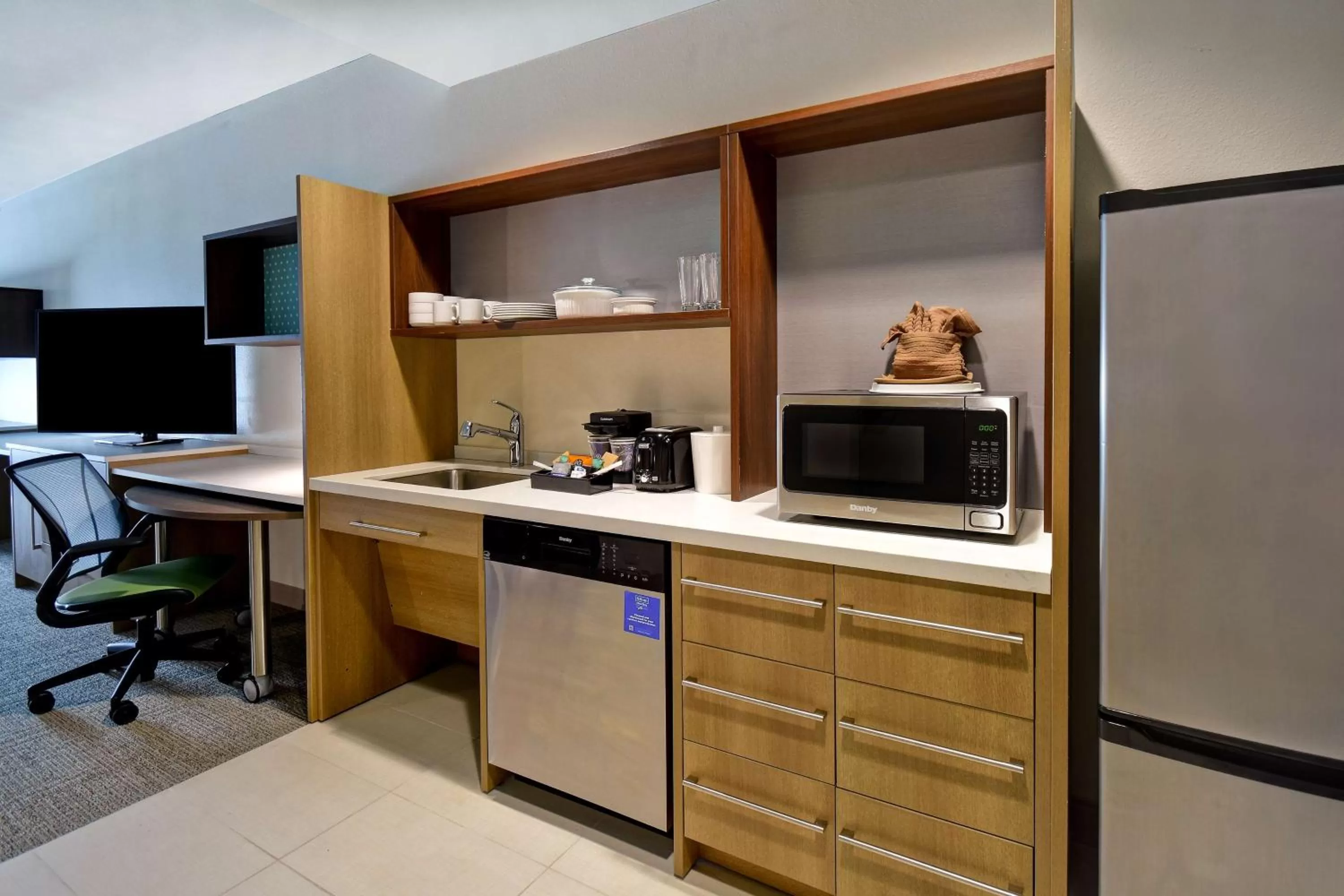 Kitchen or kitchenette in Home2 Suites By Hilton Odessa