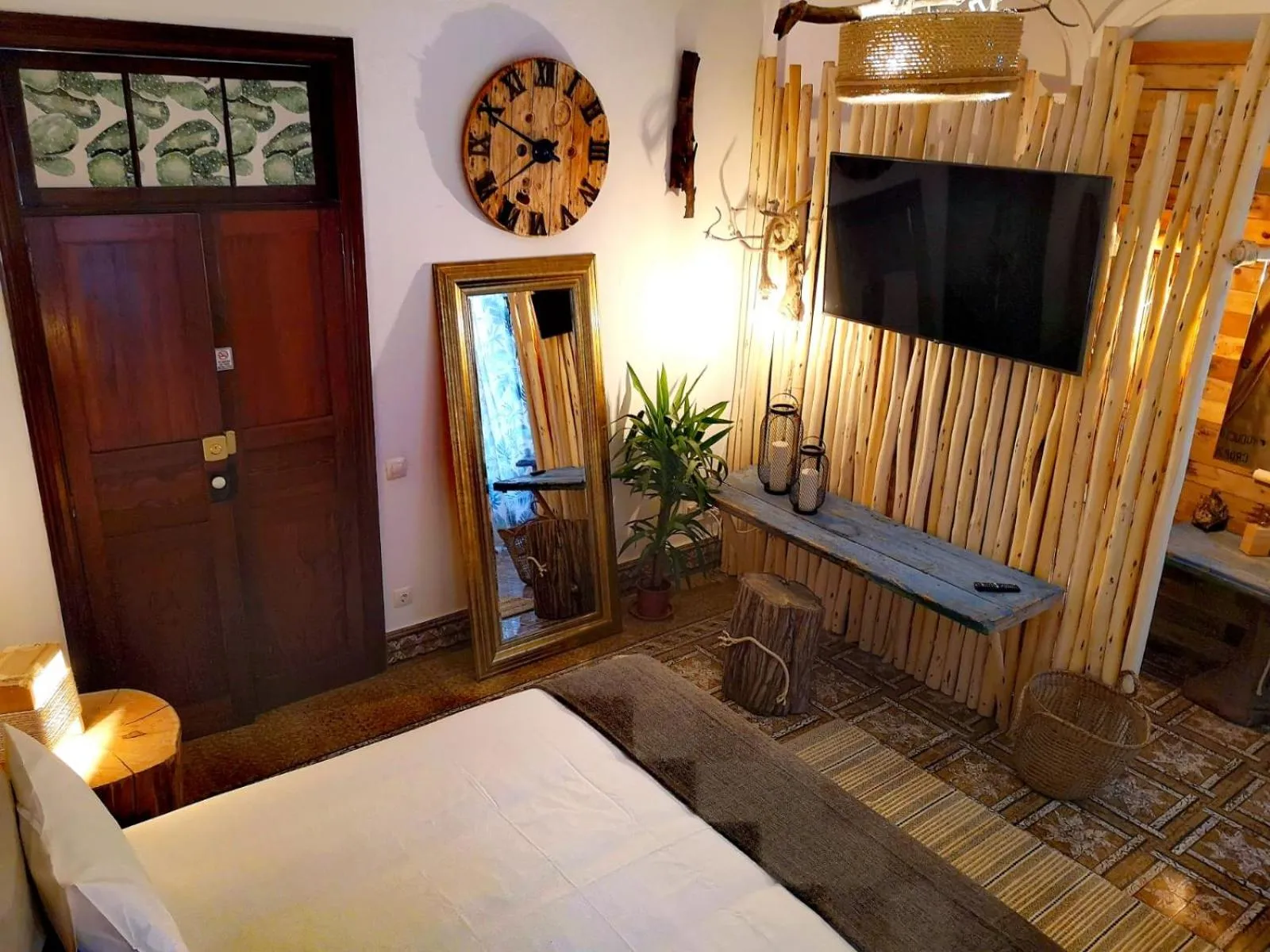 Bedroom, Bed in Cactus Host