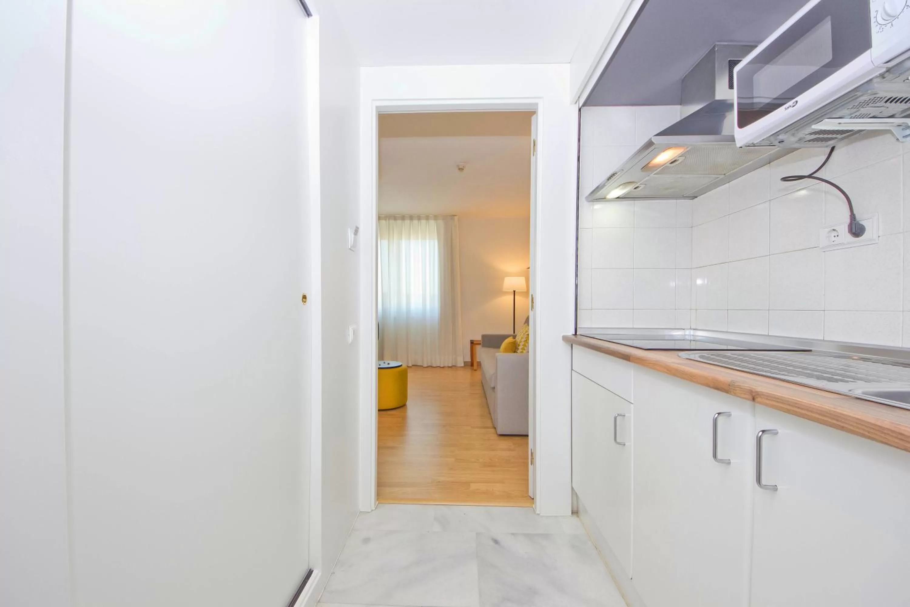 Kitchen or kitchenette in Aparthotel Atenea Valles