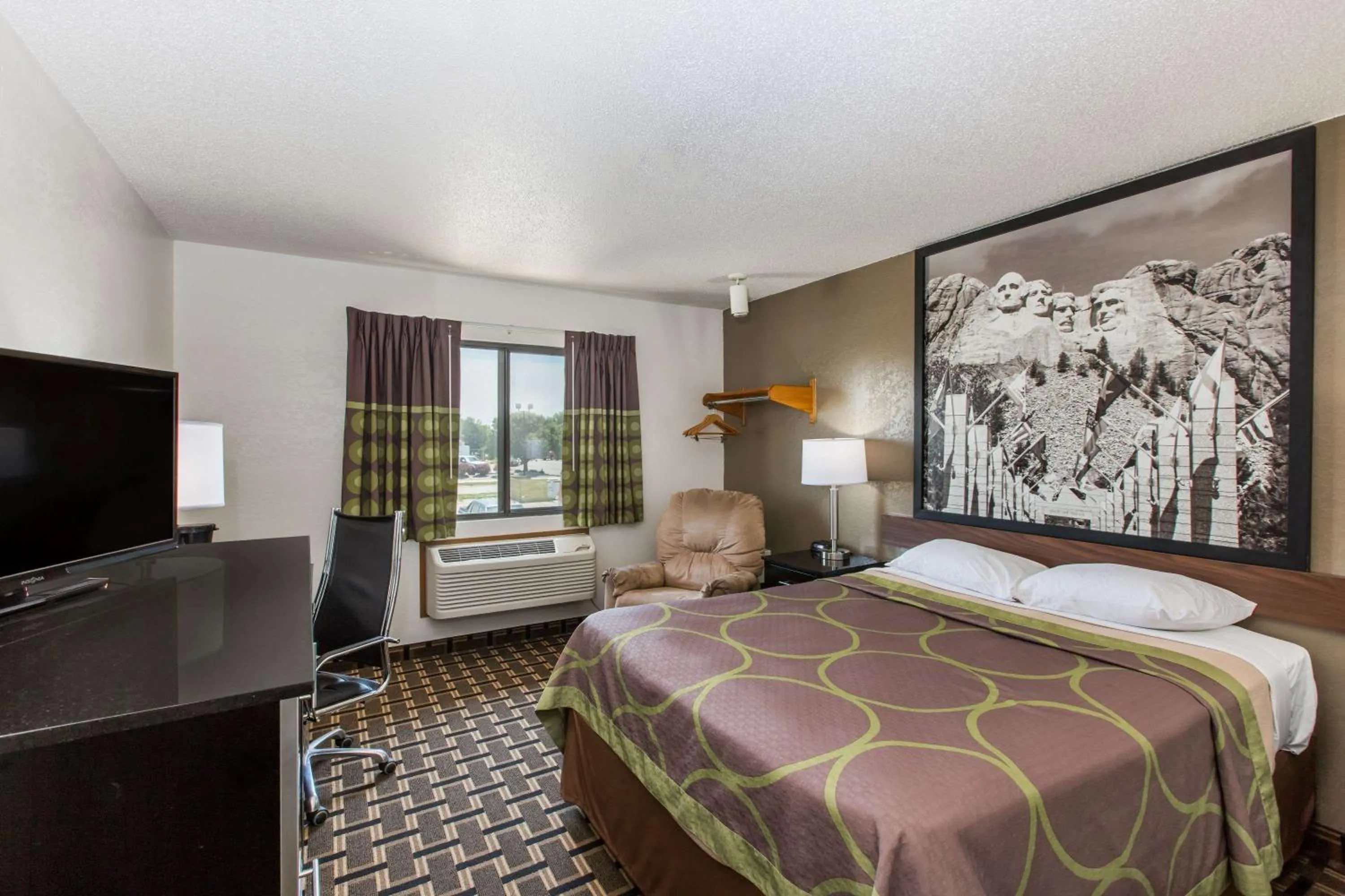 Photo of the whole room in Super 8 by Wyndham Wayne