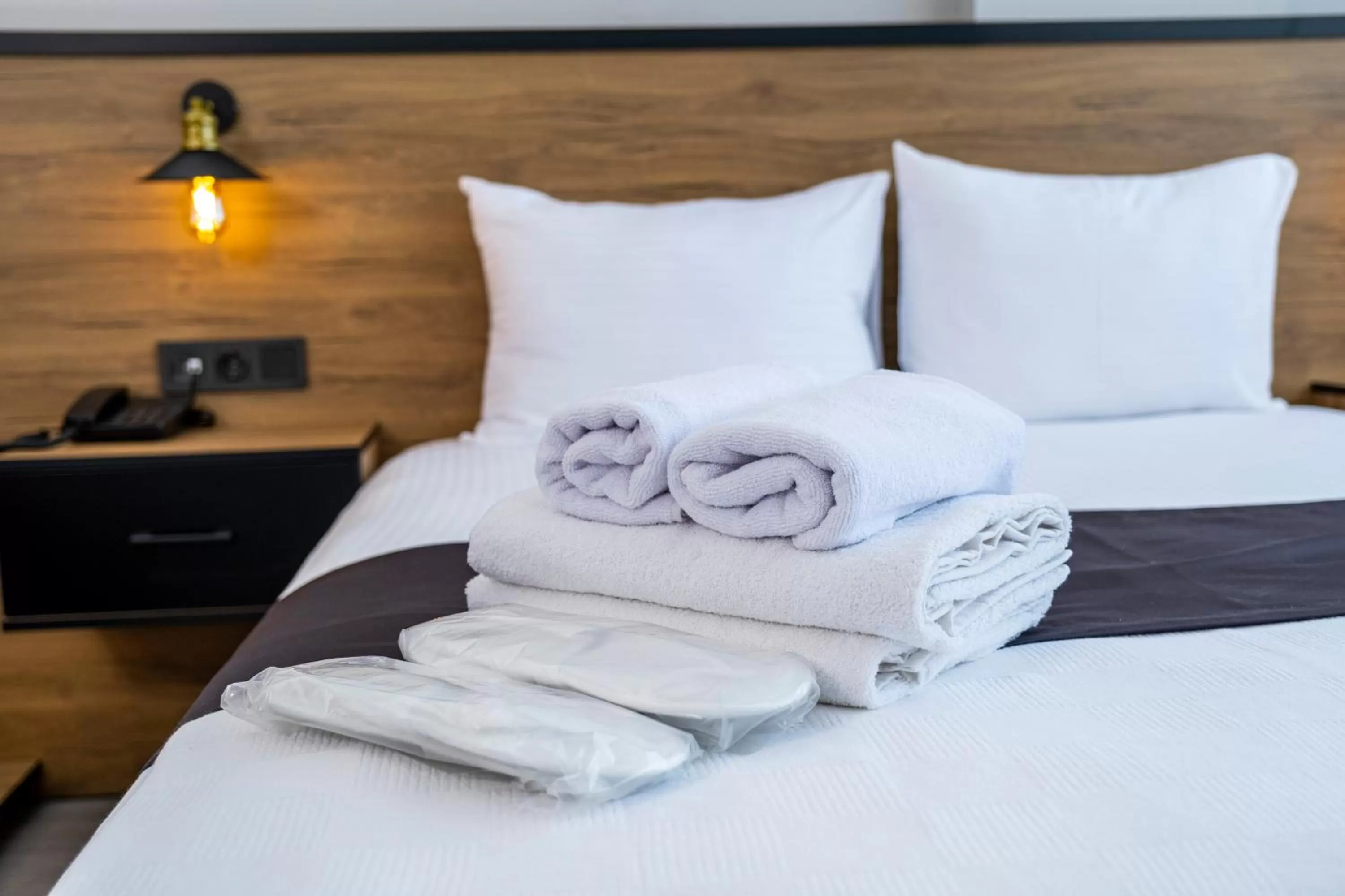 Bedroom, Bed in Comfort Center Suit Hotel