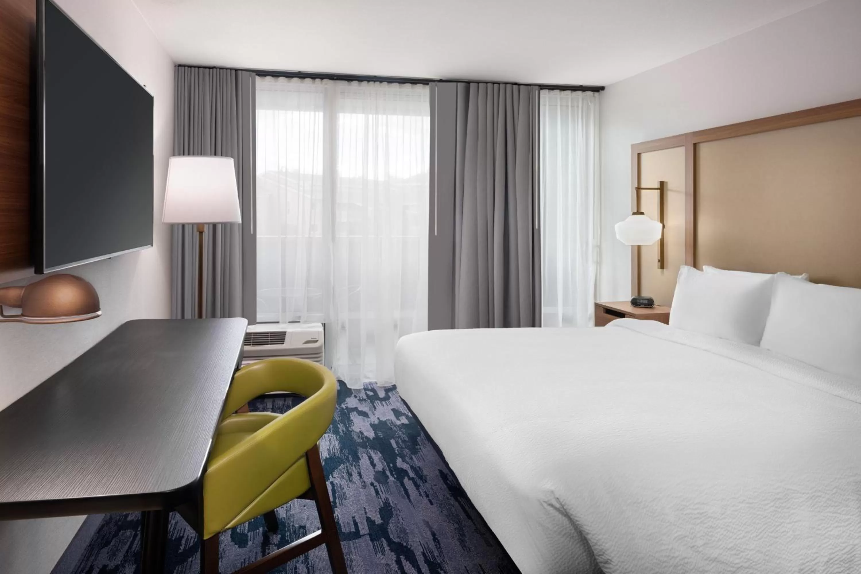 Photo of the whole room, Bed in Fairfield Inn & Suites Boulder