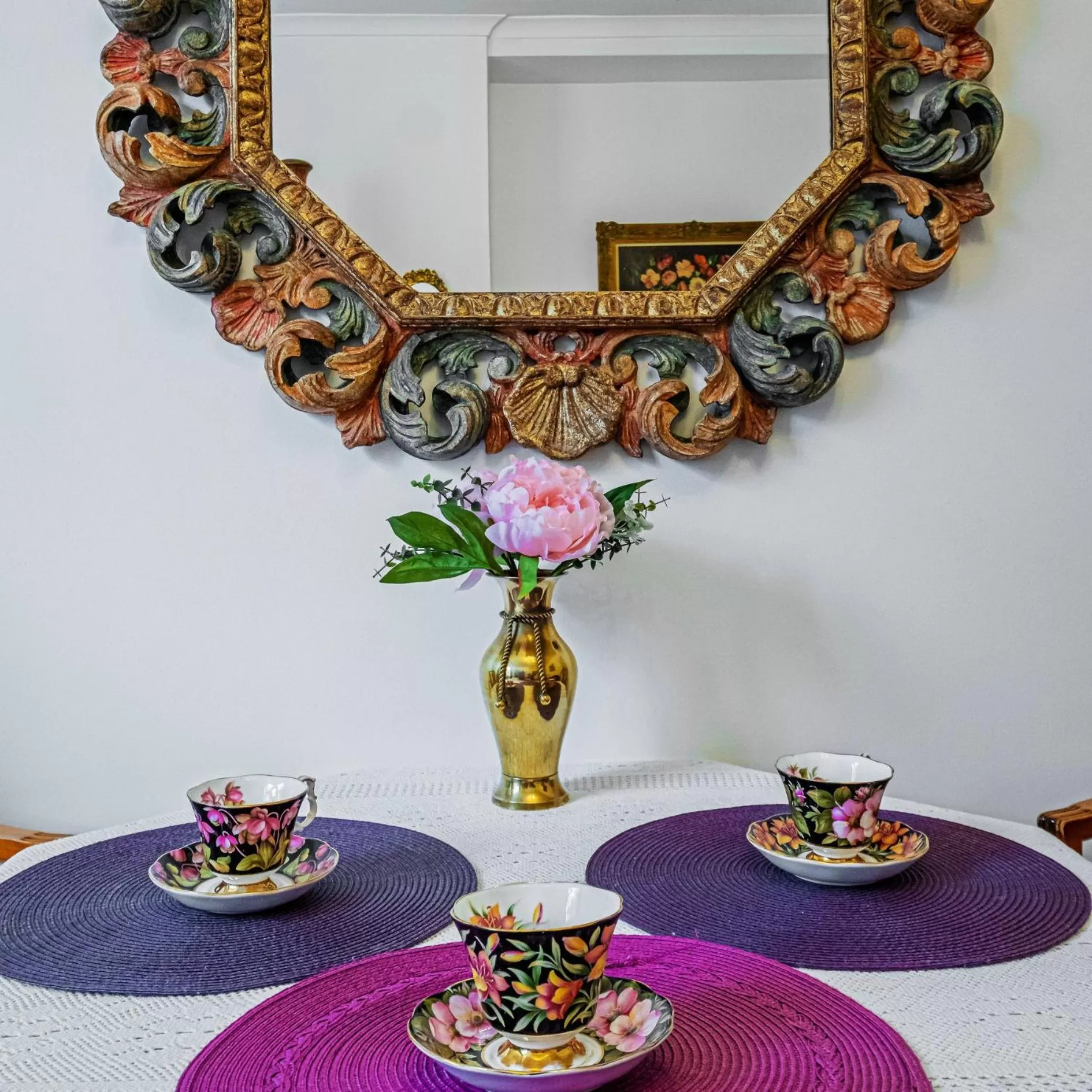 Decorative detail in Dawson Place, Juliette's Bed and Breakfast