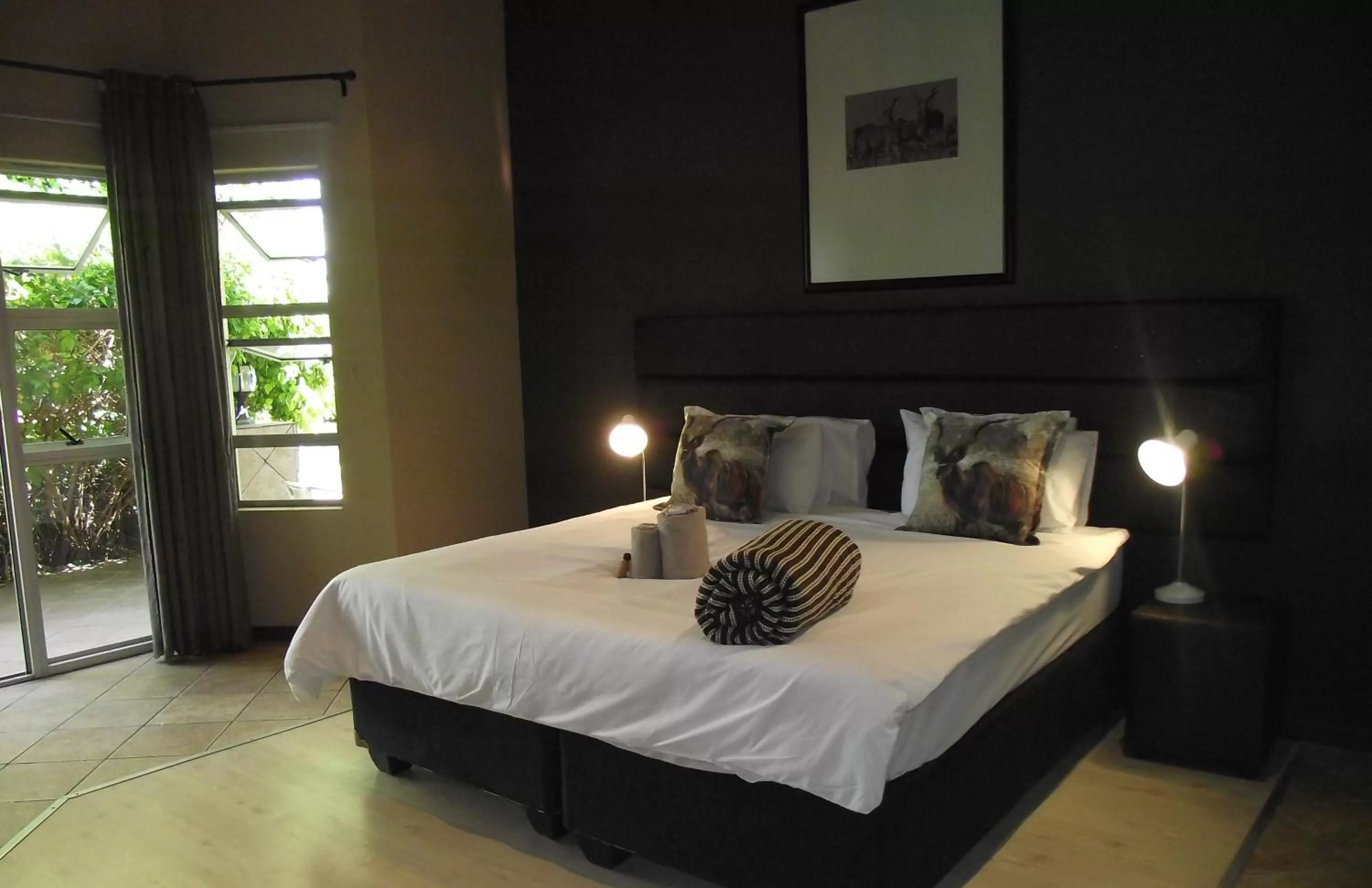 Bedroom, Bed in Out of Africa Town Lodge