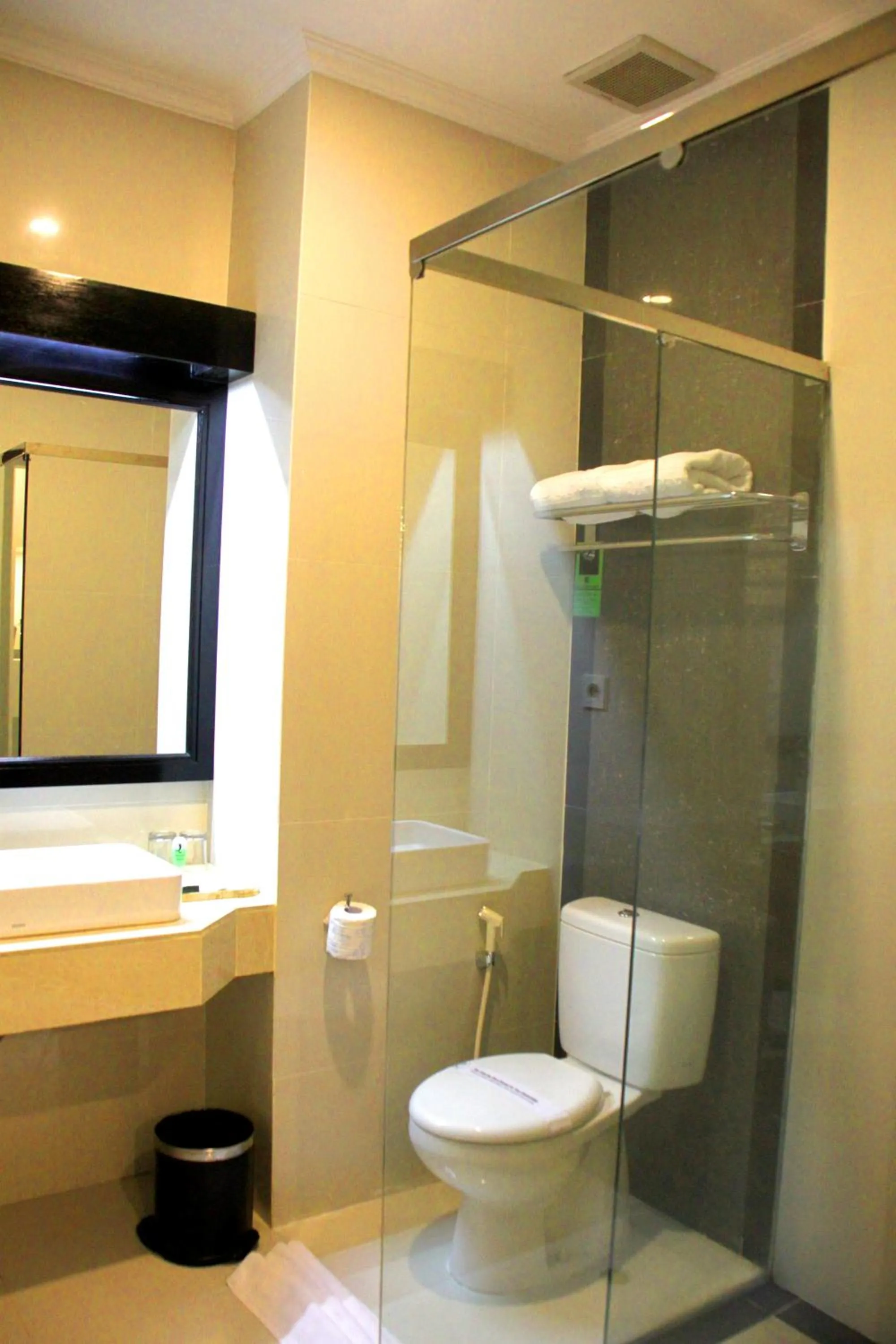 Bathroom in Hotel Grand Q Gorontalo