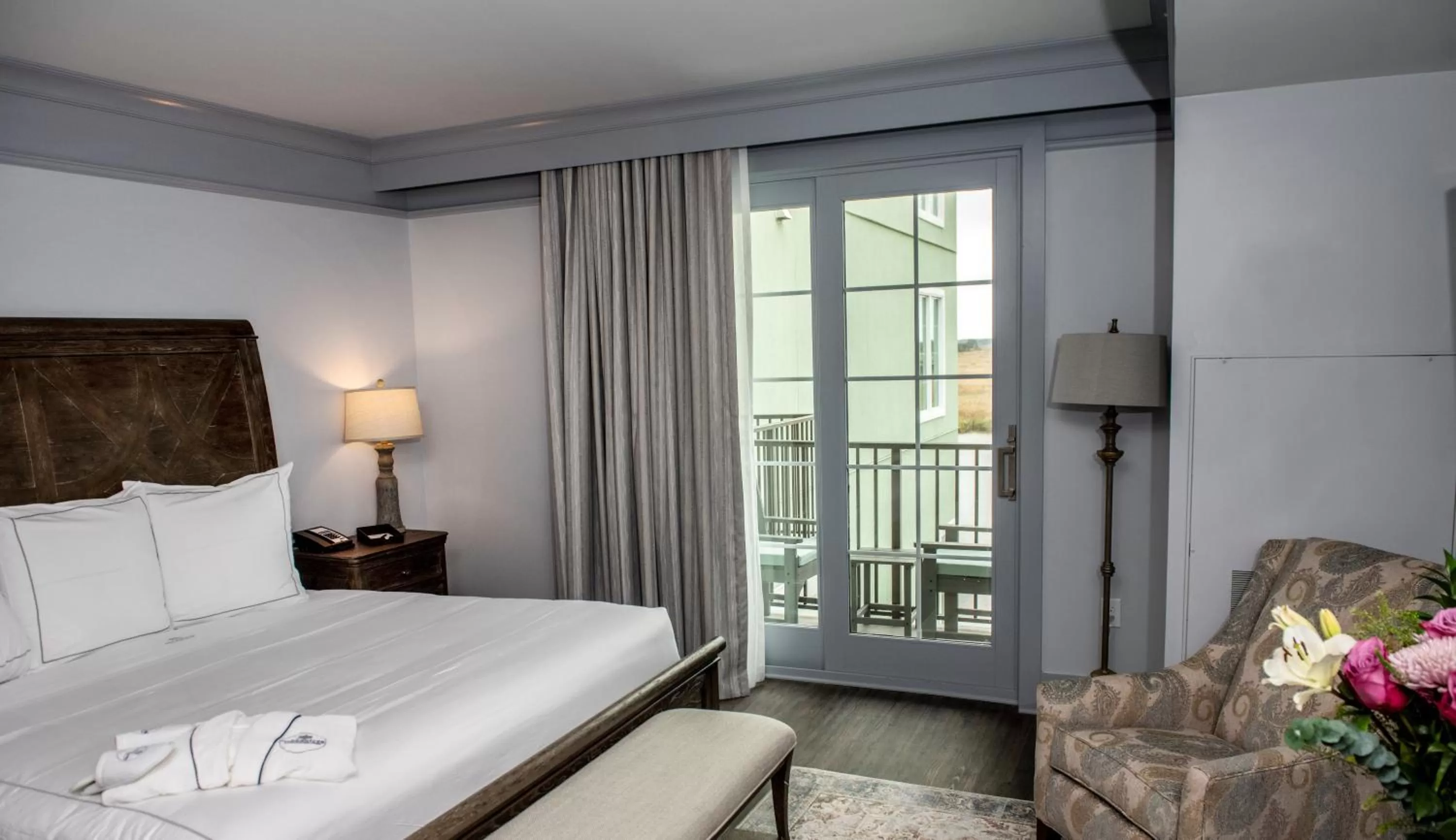 Bed in Oaks on the River