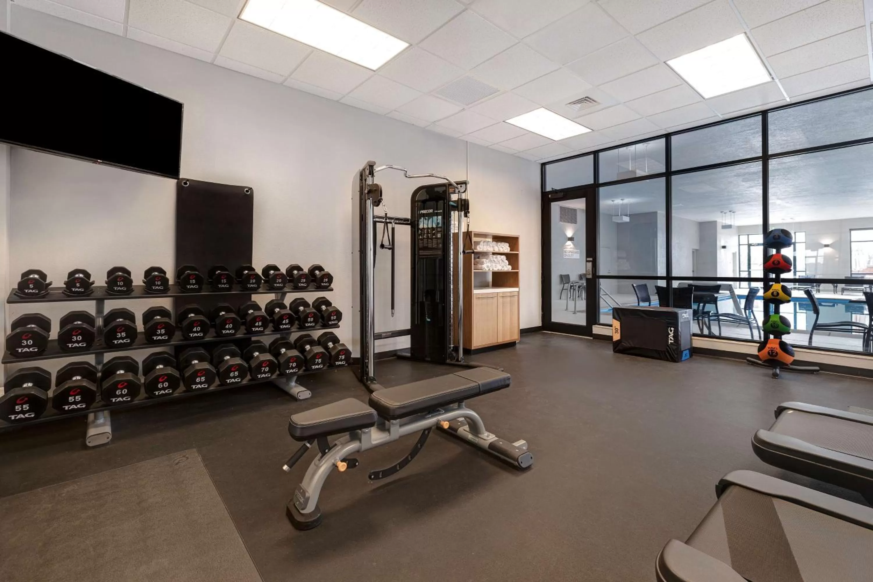 Fitness centre/facilities in DoubleTree by Hilton Davenport