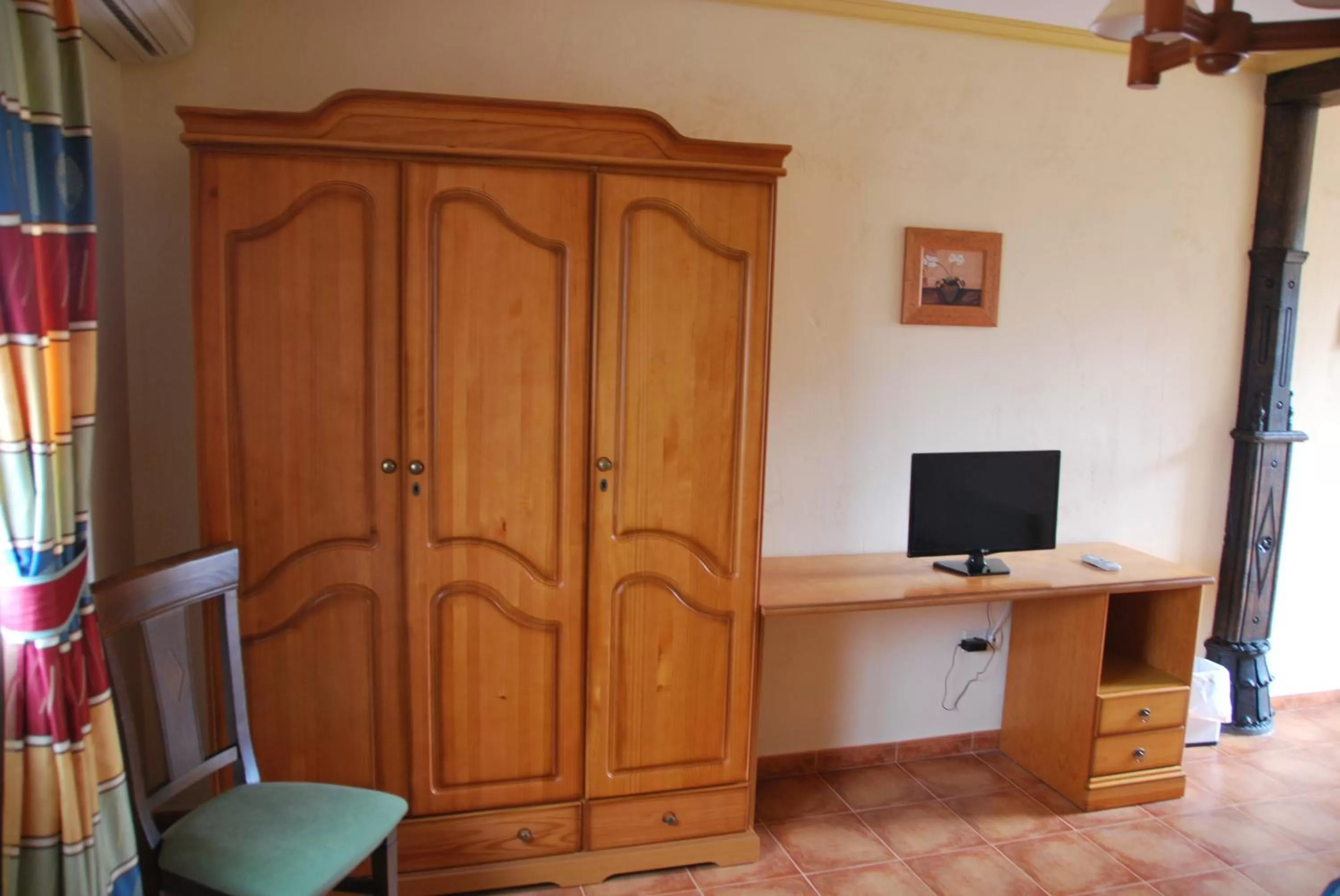 Decorative detail, TV/Entertainment Center in Alojamiento Rural Los Delfines