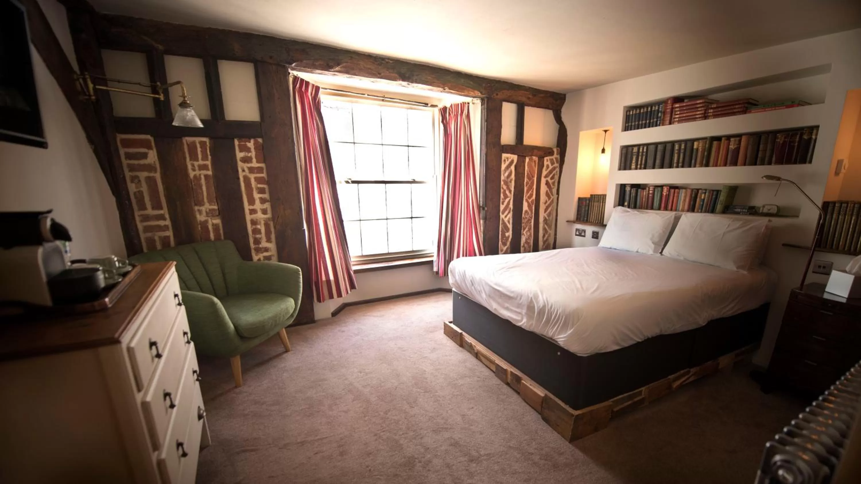 Photo of the whole room, Bed in Alma Inn & Dining Rooms
