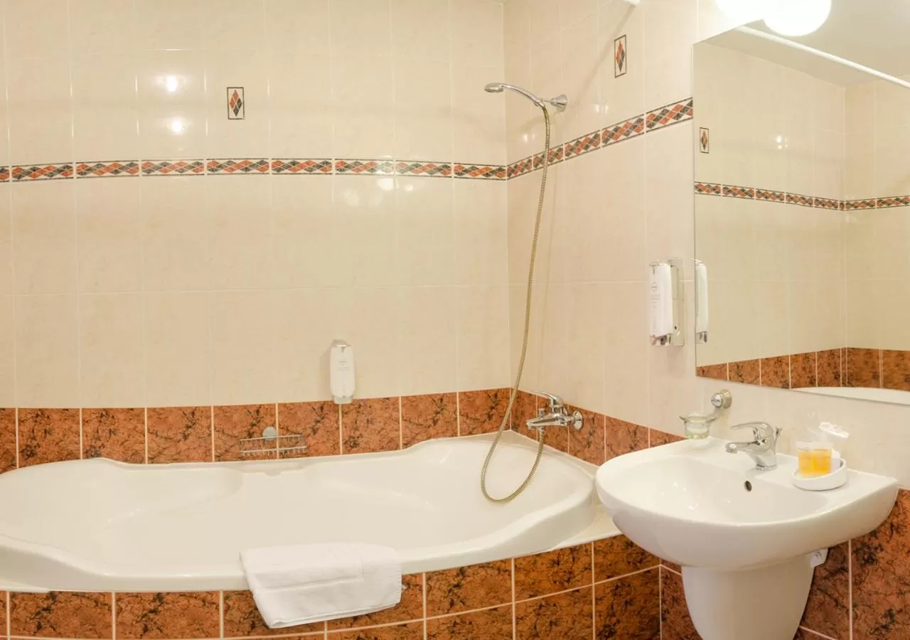 Bathroom in Hotel West