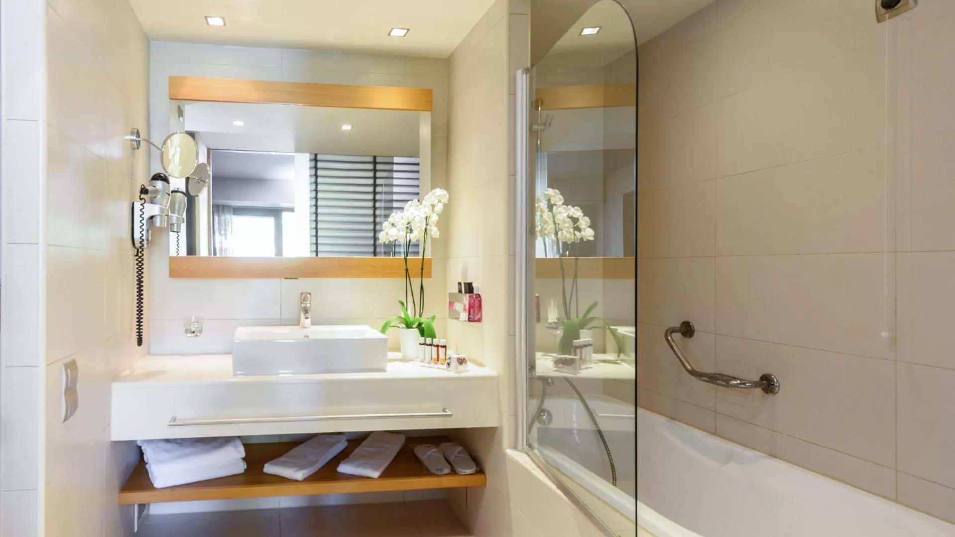 Bathroom in Alexander Beach Hotel & Spa