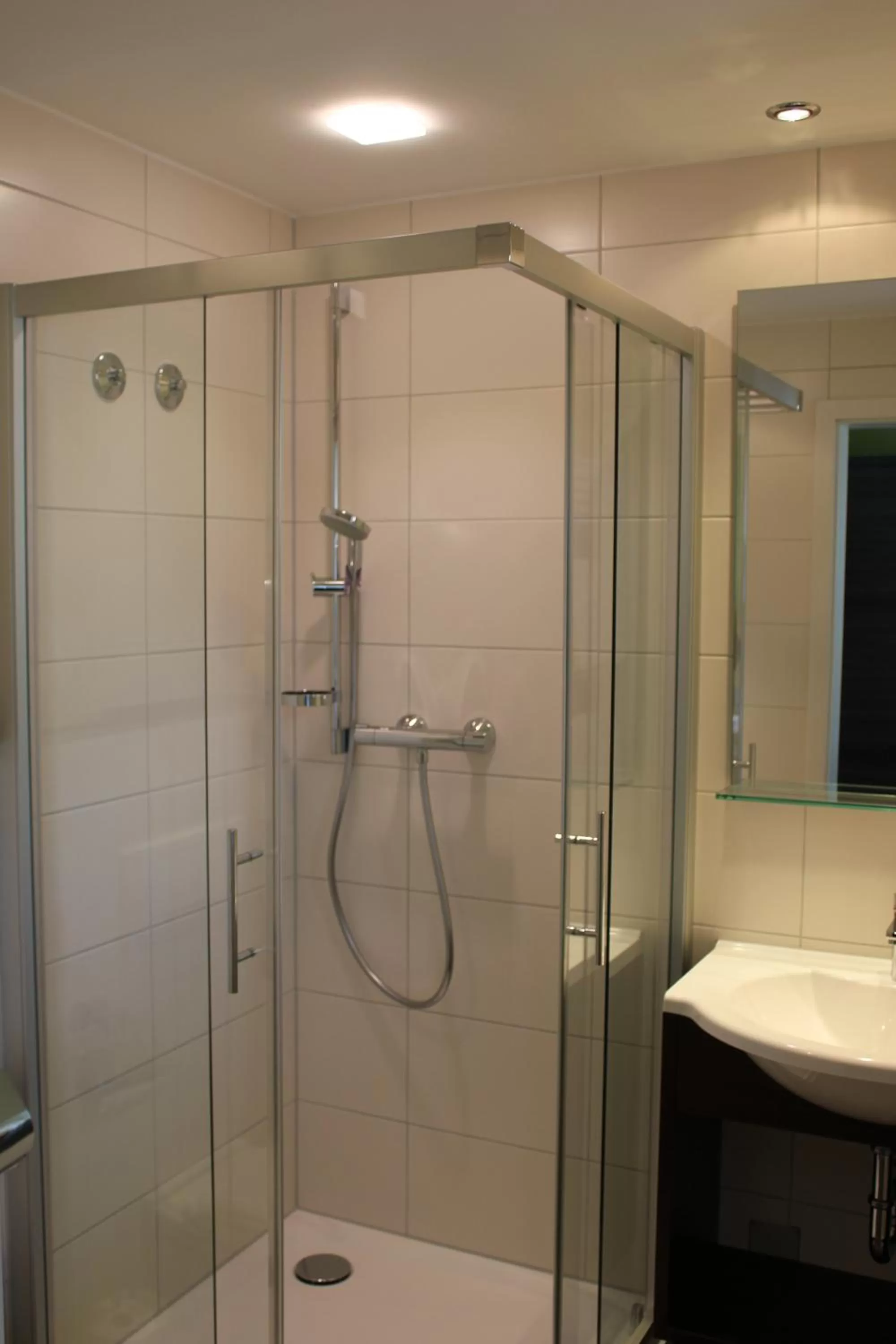 Bathroom in Gasthof Weißes Roß