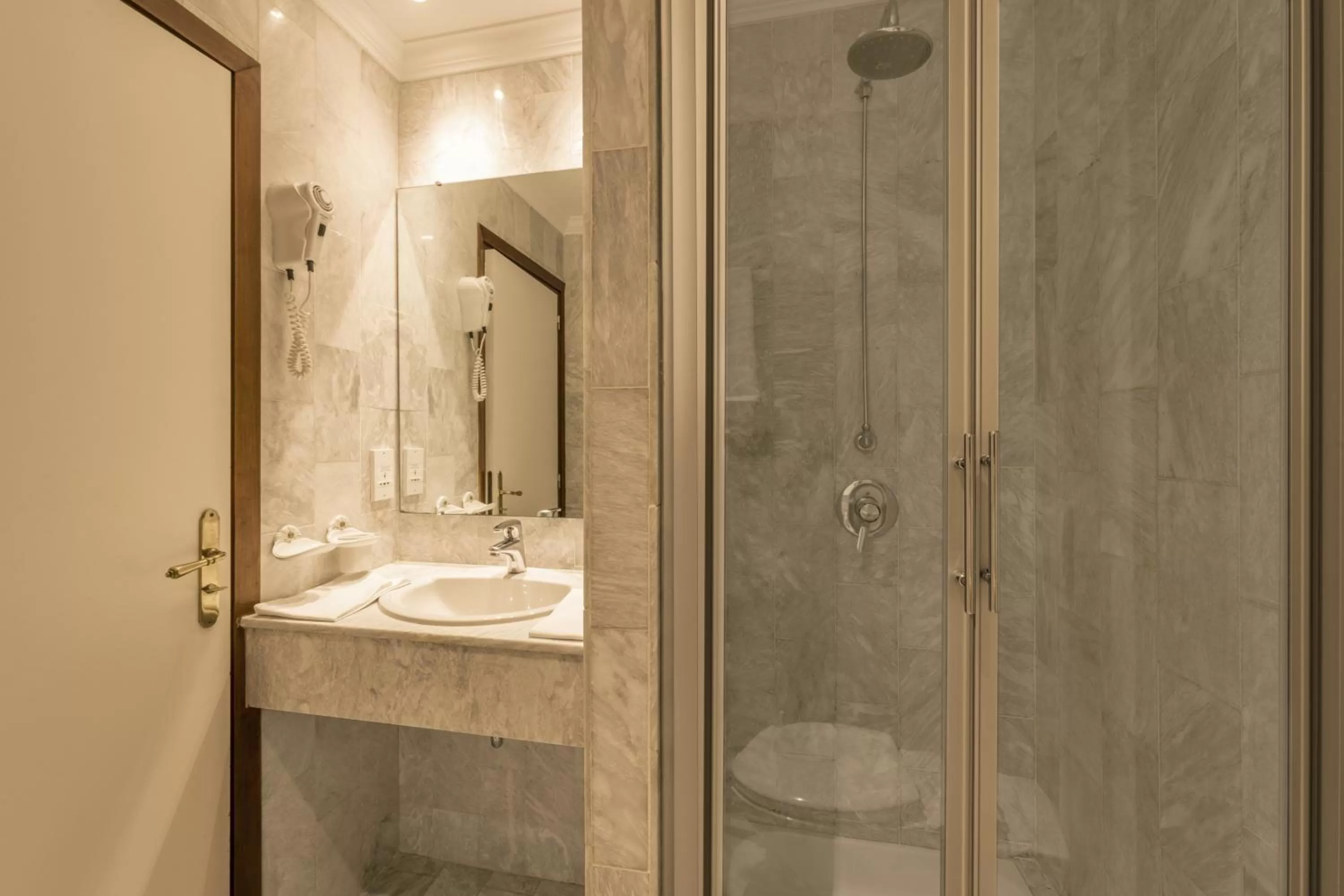 Bathroom in Ambassador-Monaco