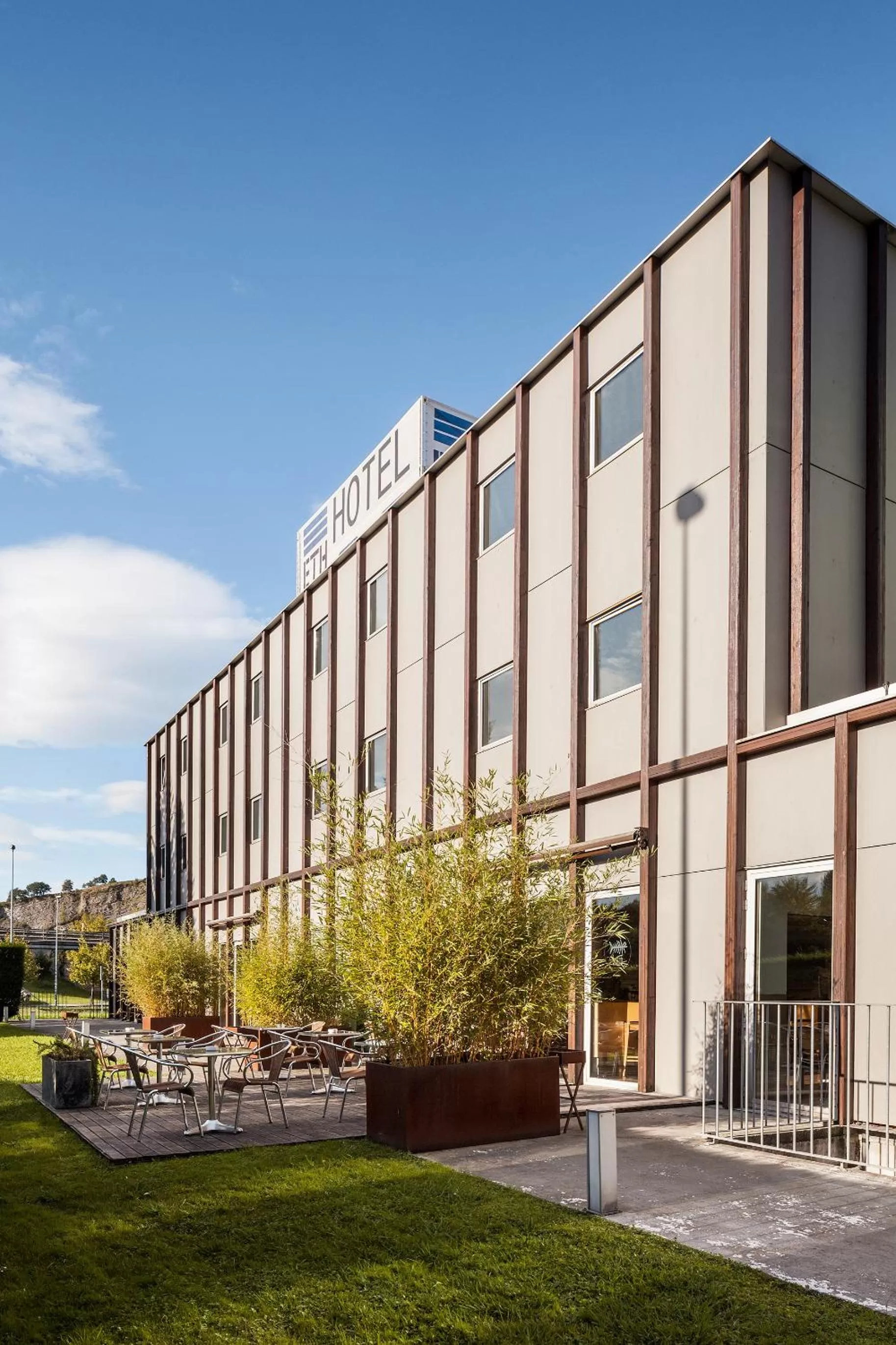 Facade/entrance in ETH Irún