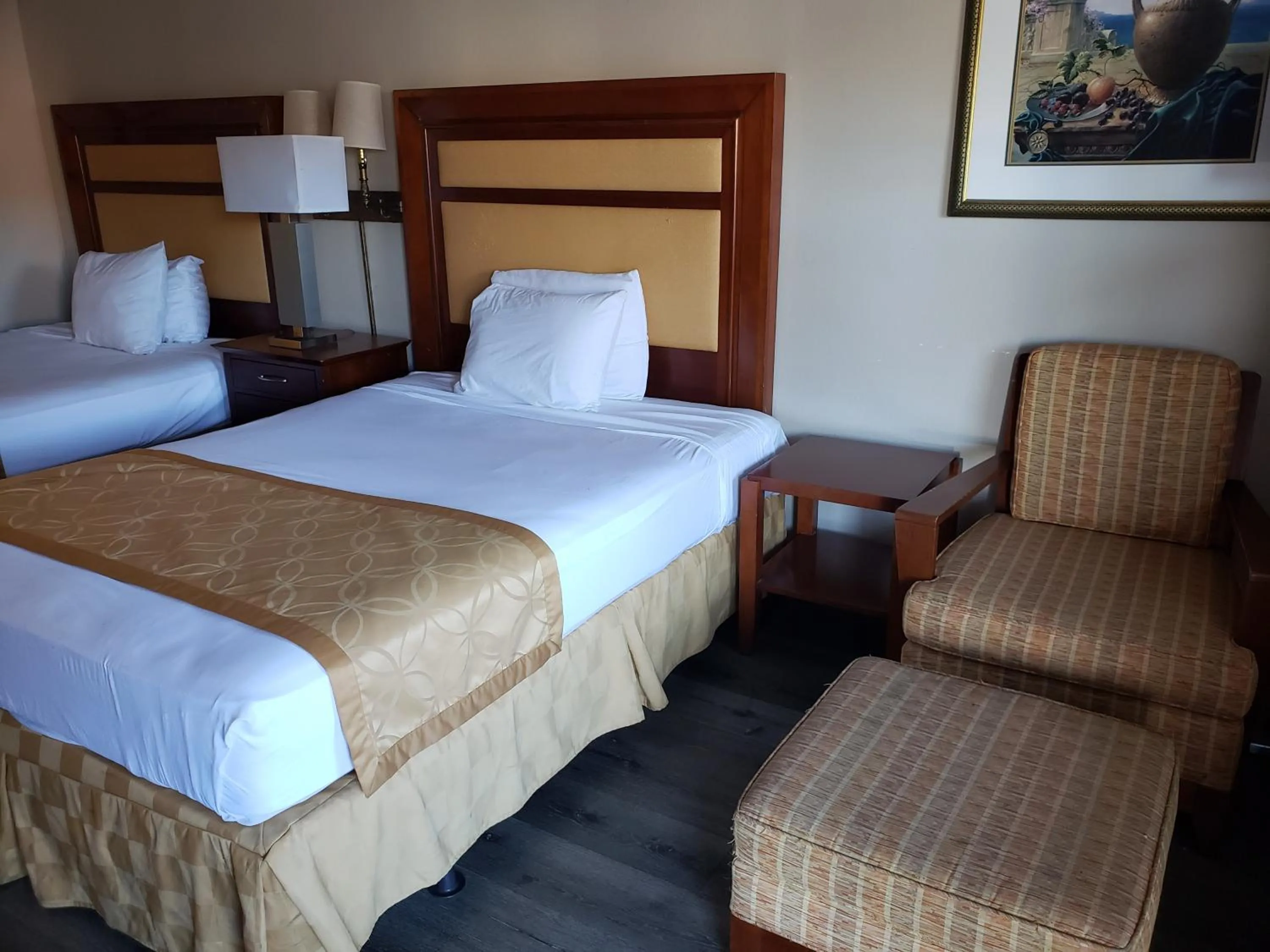 Bed in Knights Inn Kissimmee