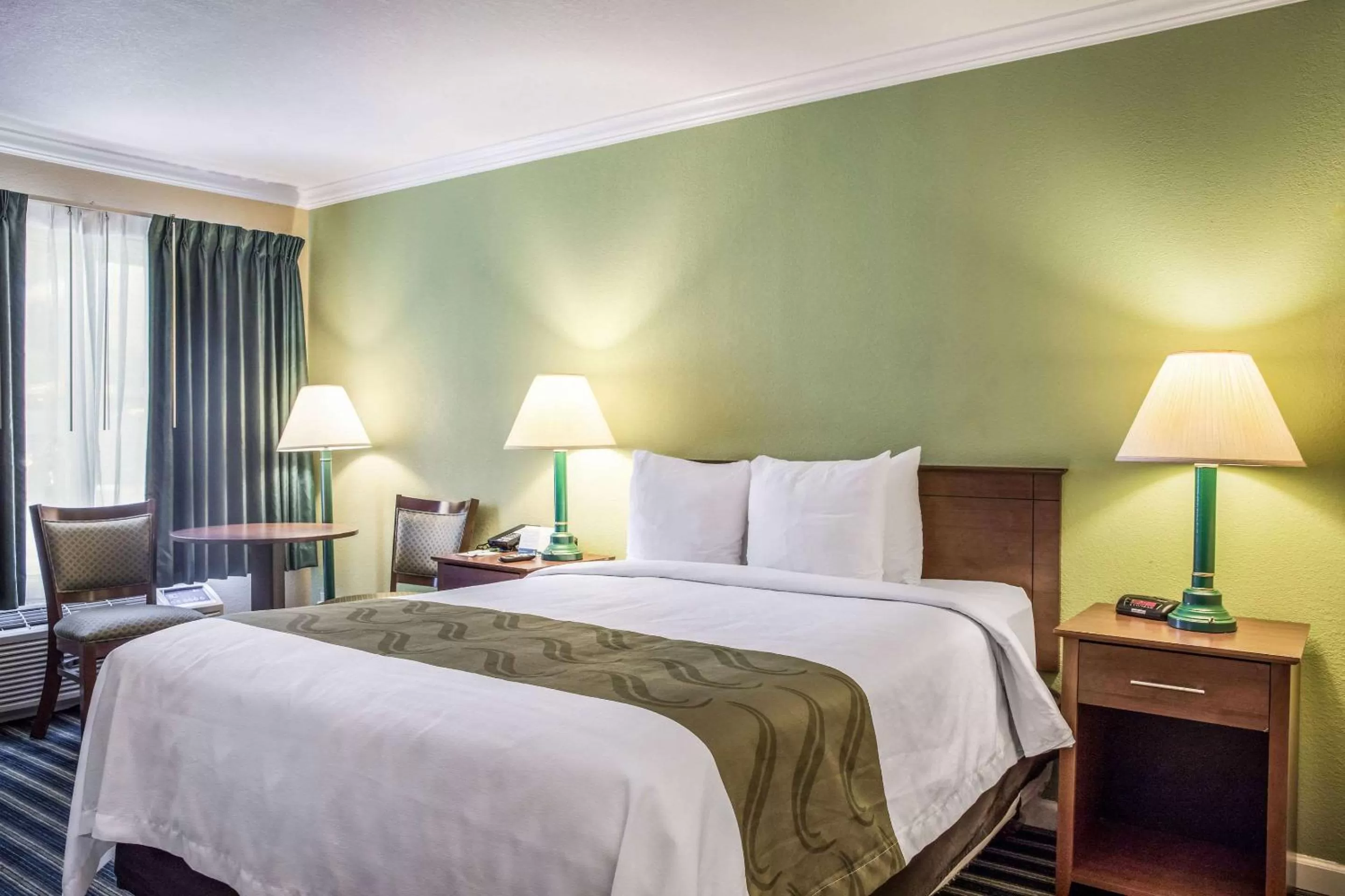 Photo of the whole room, Bed in Quality Inn Santa Barbara