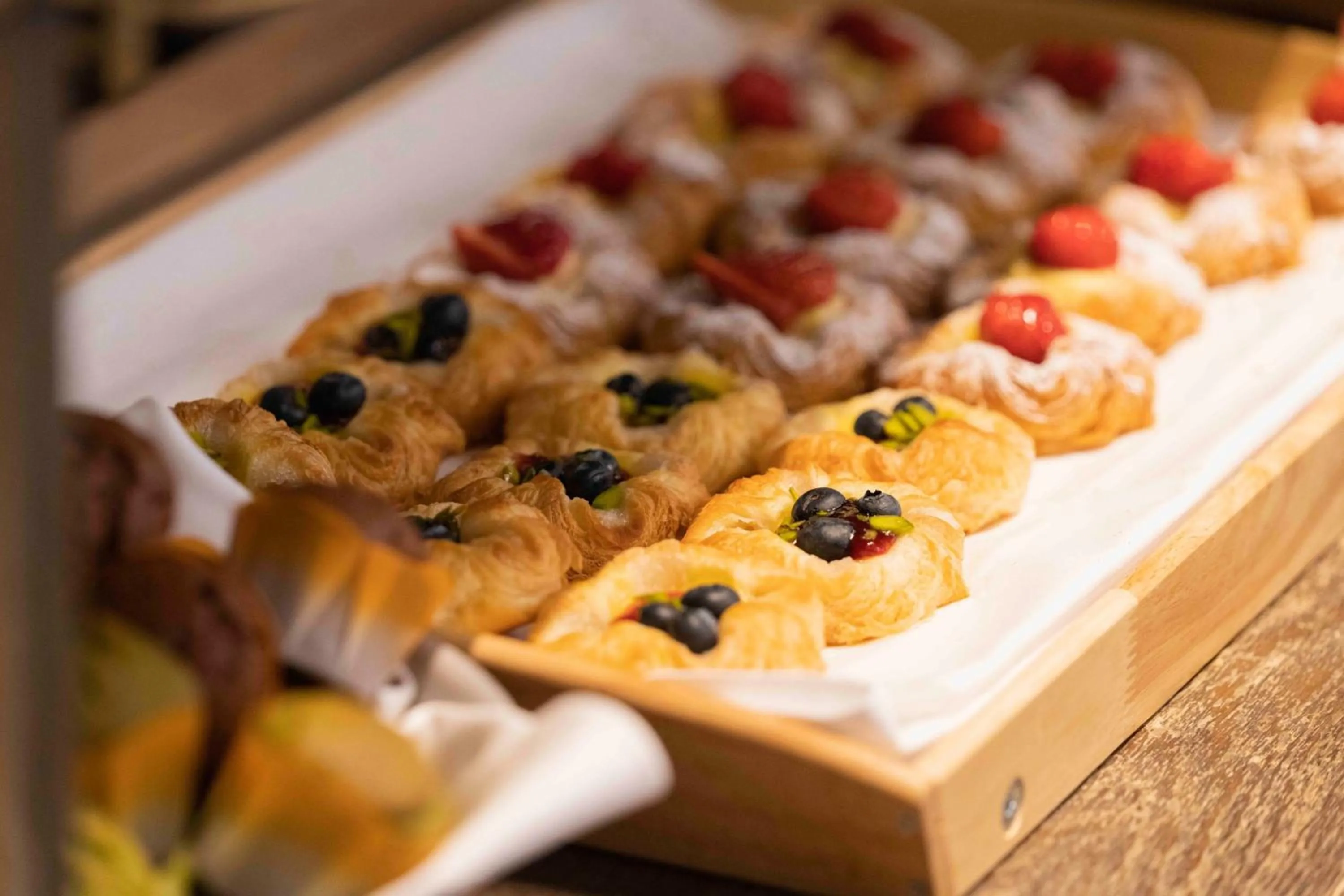 Breakfast in Courtyard by Marriott Tokyo Station