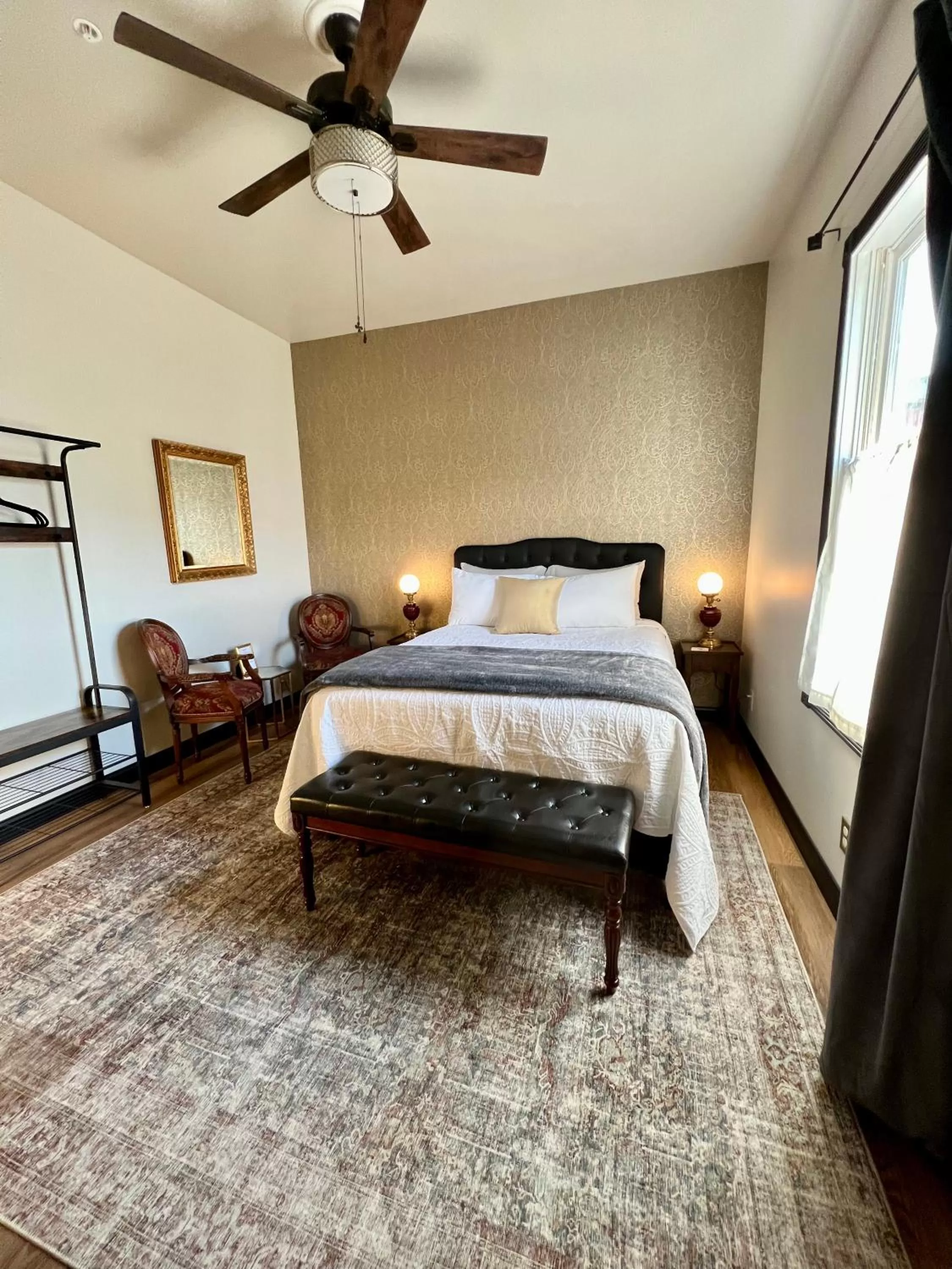 Photo of the whole room, Bed in Hotel Stevenson