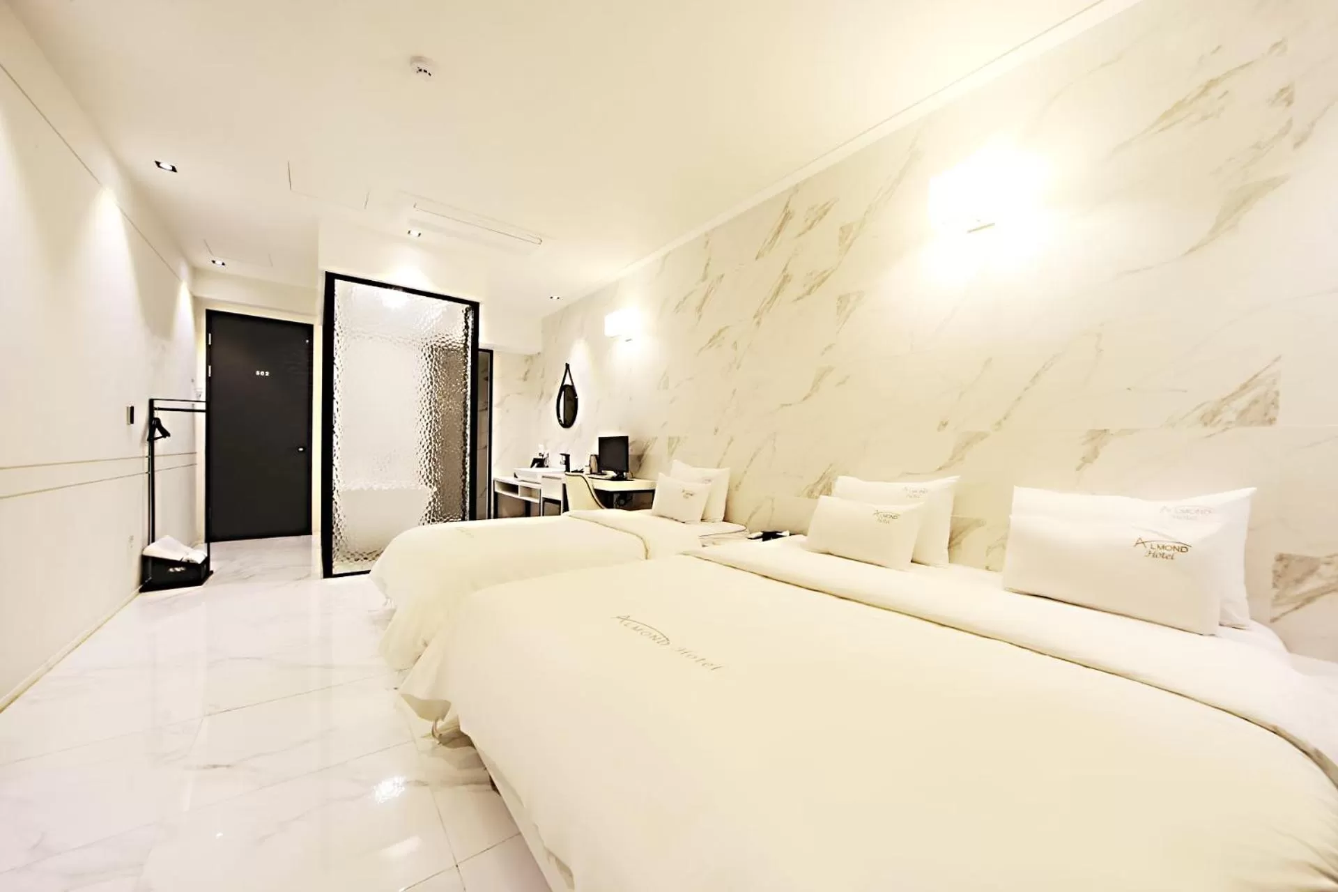 Bed in Masan Almond Hotel