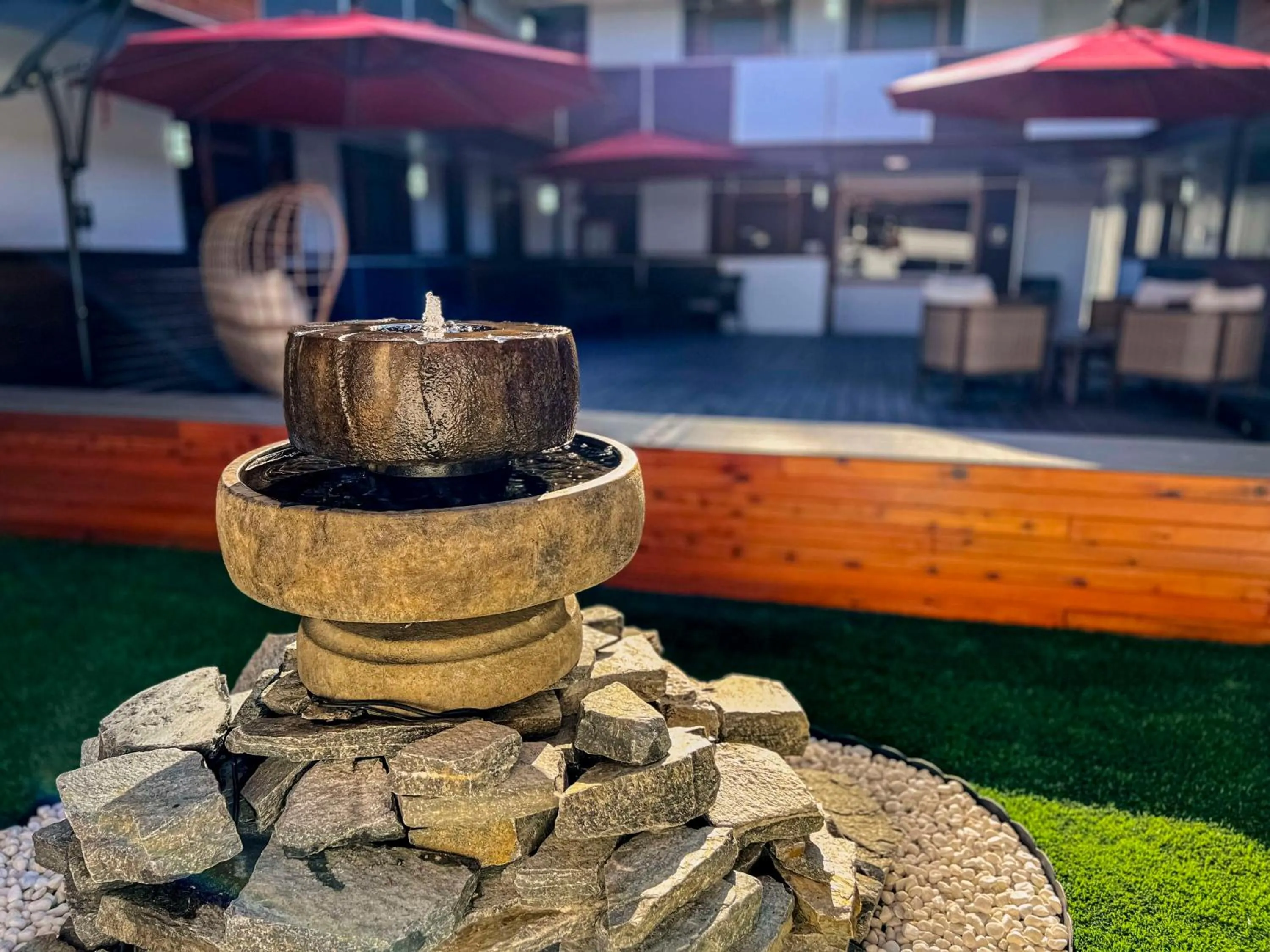 Property building in 401 Inn