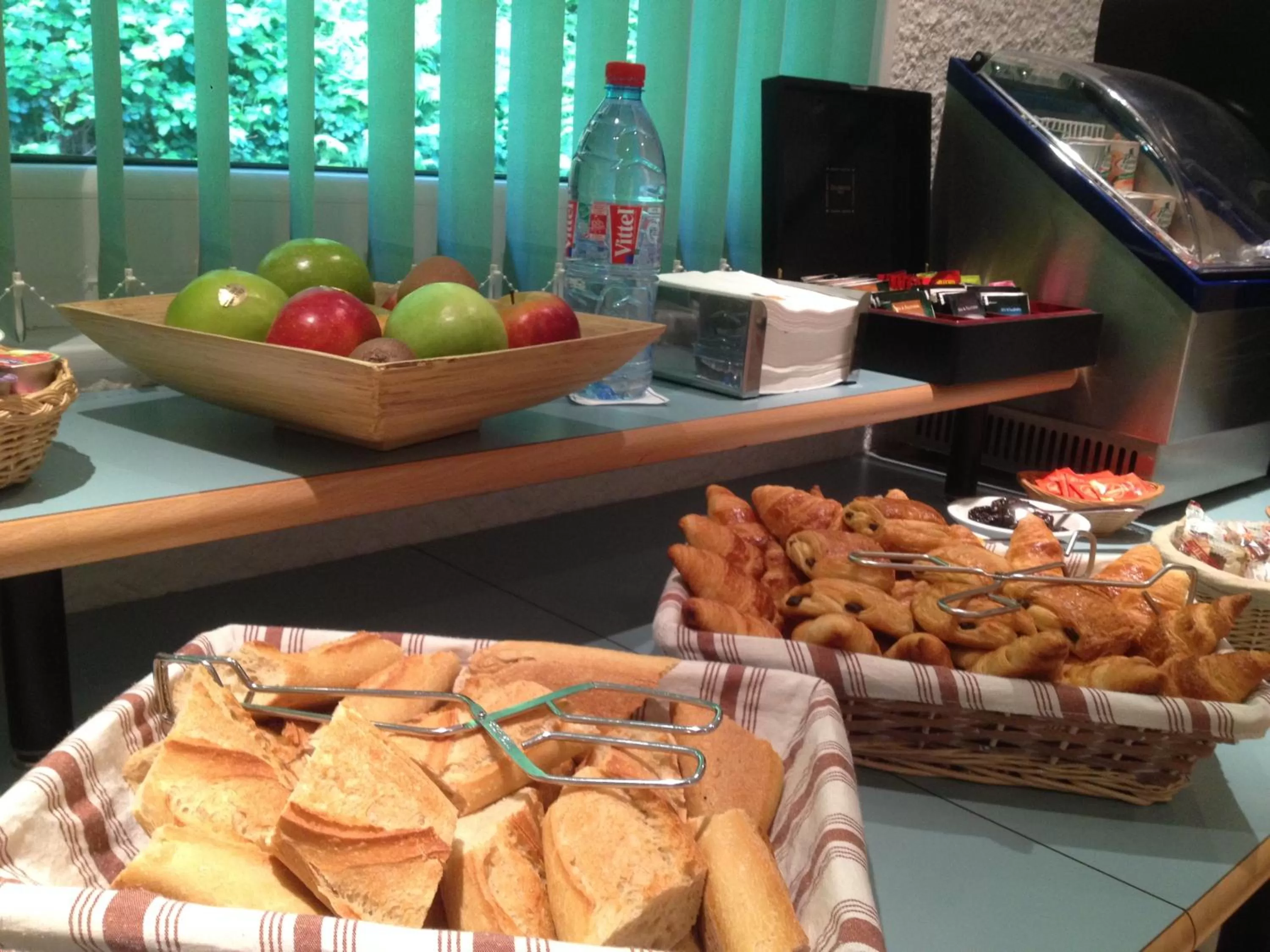 Restaurant/places to eat in Logis Hôtel Atrium Epinal Golbey