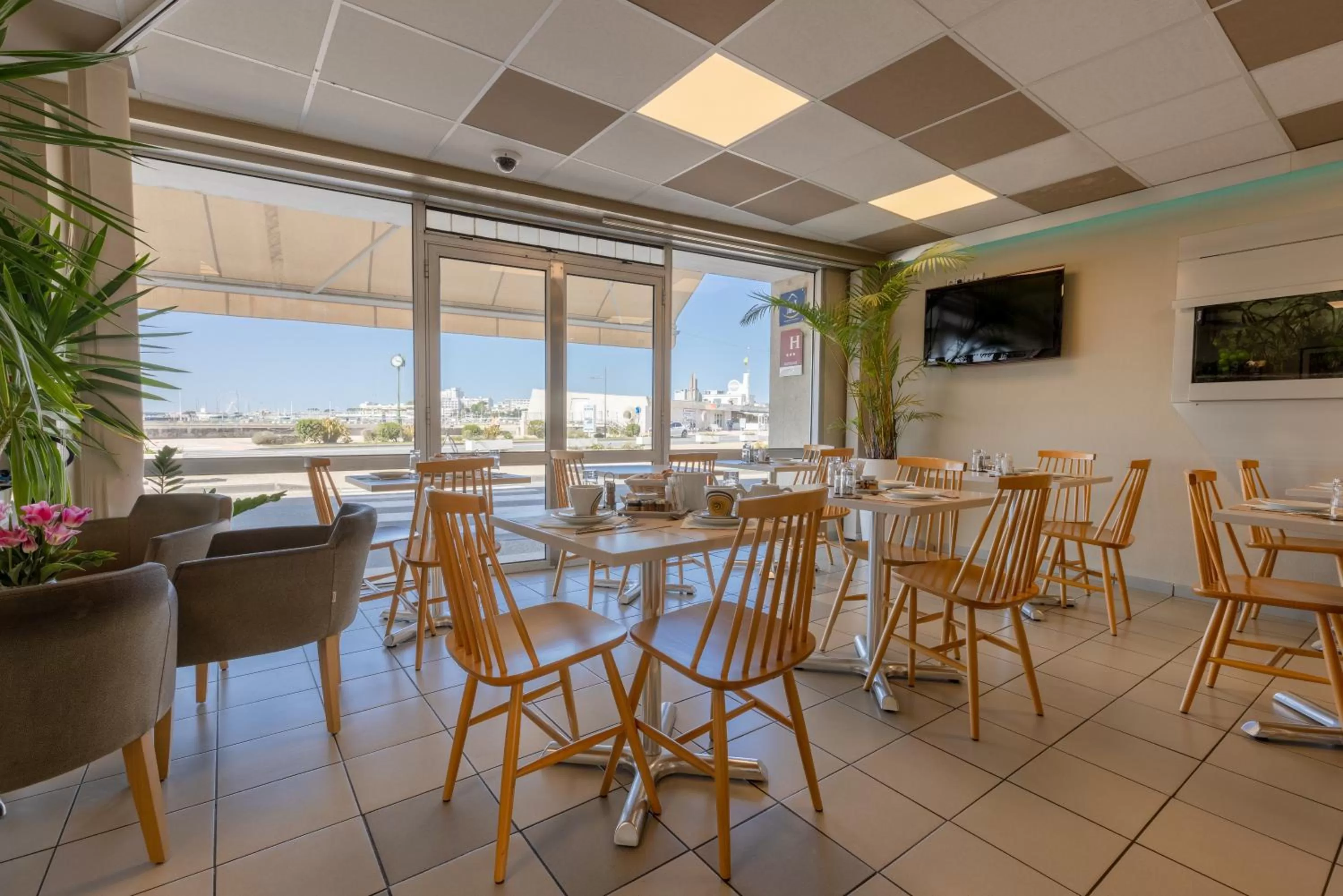 Breakfast in Logis Hôtel Rêve de Sable