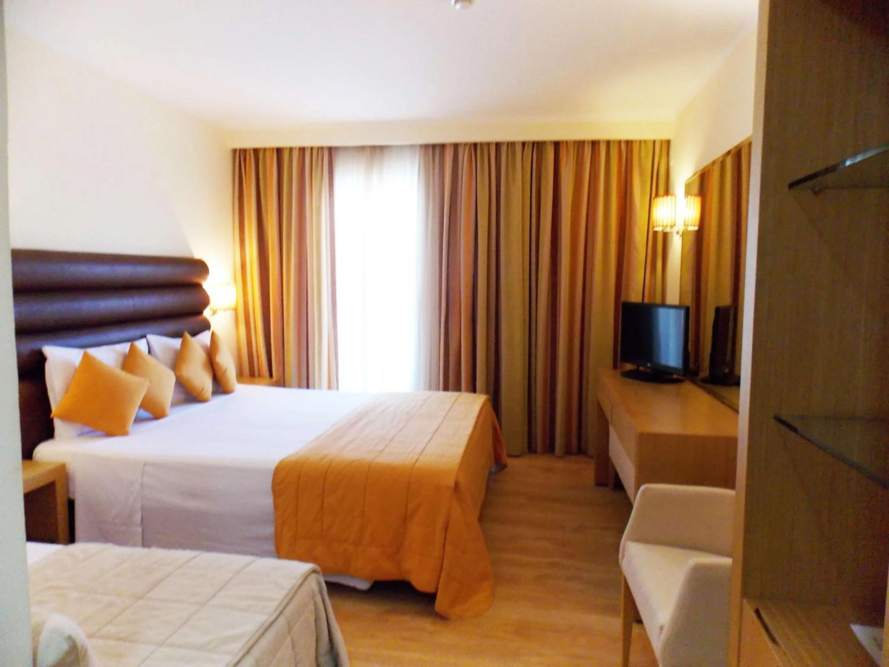 Queen Room with Single Bed and Balcony in Galaxy Beach Resort BW Premier Collection