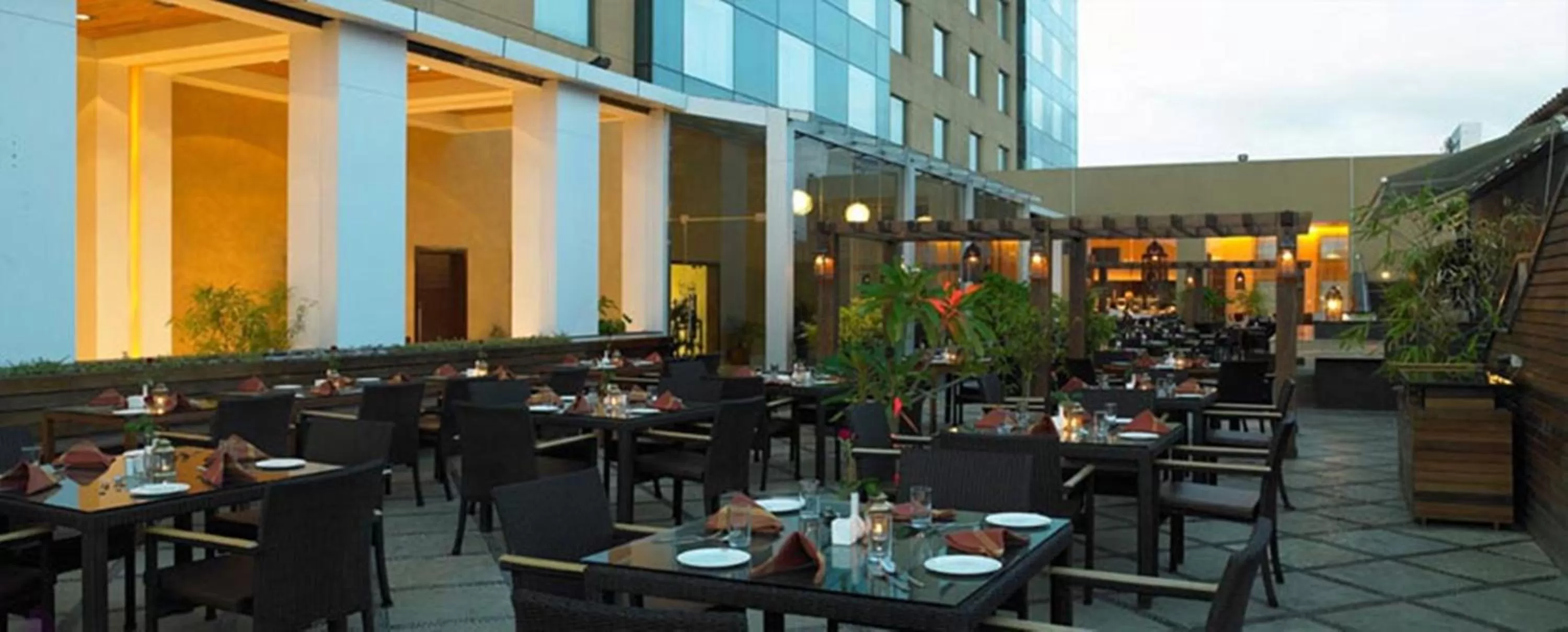 Restaurant/places to eat in Royal Orchid Central, Pune
