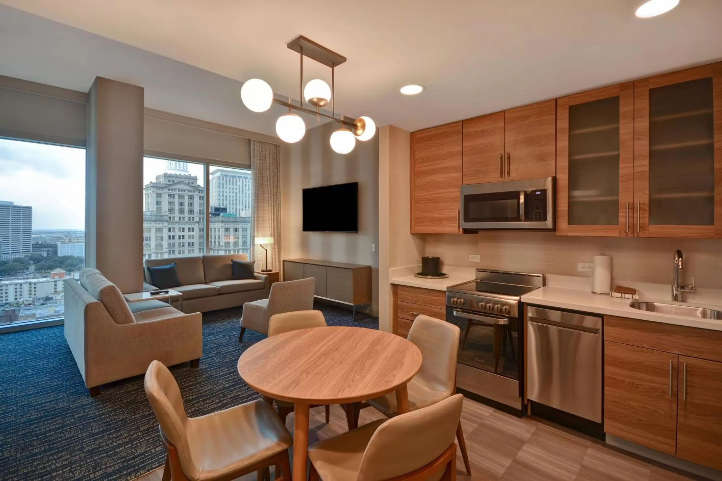 Kitchen or kitchenette in Residence Inn by Marriott New Orleans French Quarter Area/Cen B