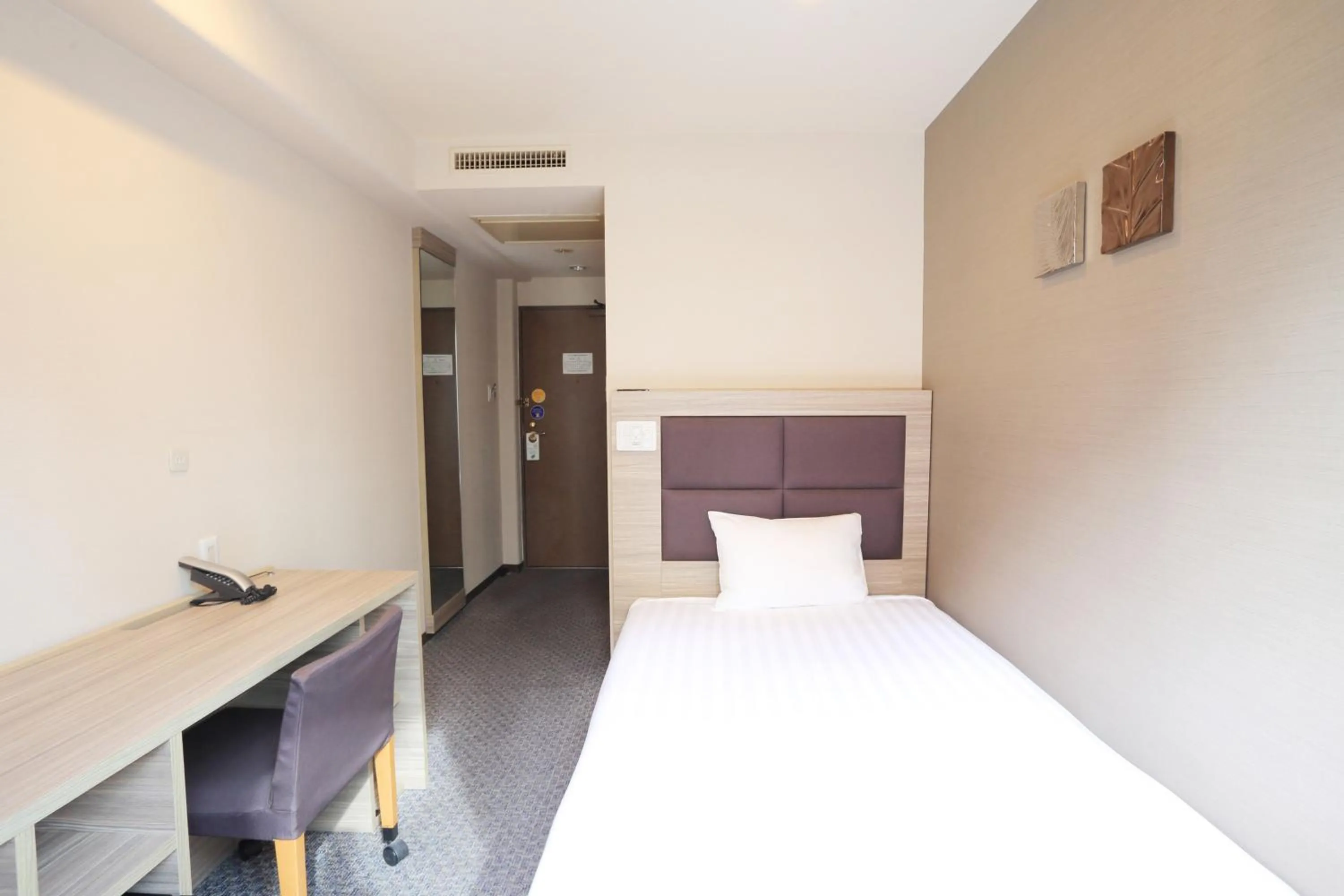 Photo of the whole room, Bed in Smile Hotel Kawaguchi