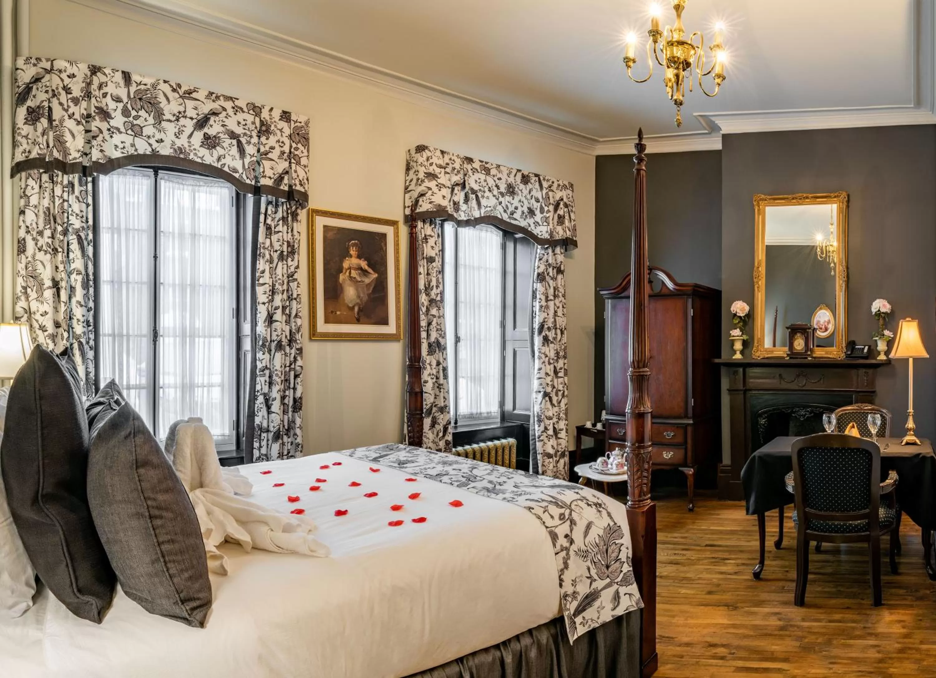 Bedroom, Bed in Le Clos Saint-Louis - Par Aneyro