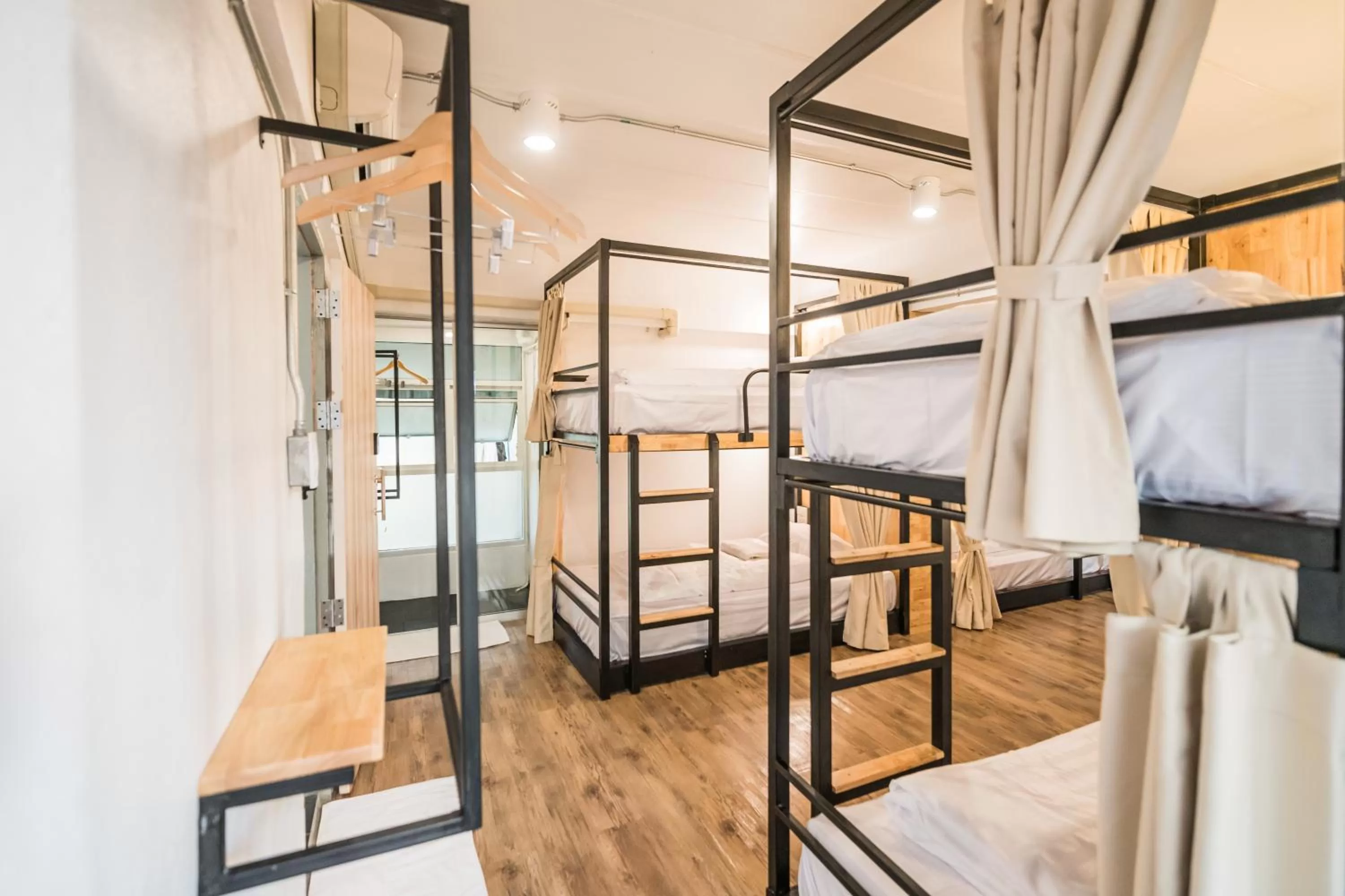 Bed in Your Space Hotel Prasingh