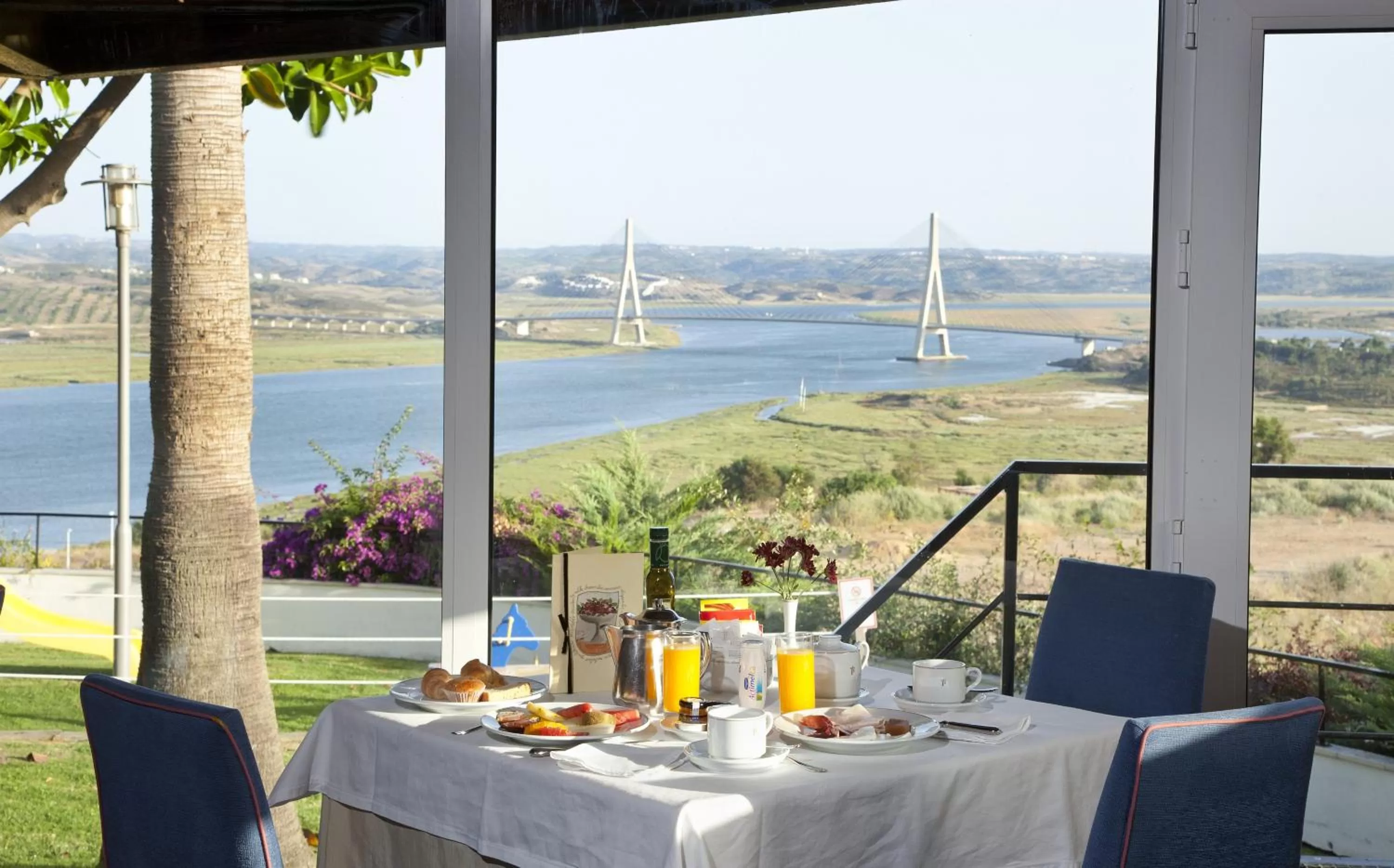 Restaurant/places to eat in Parador de Ayamonte