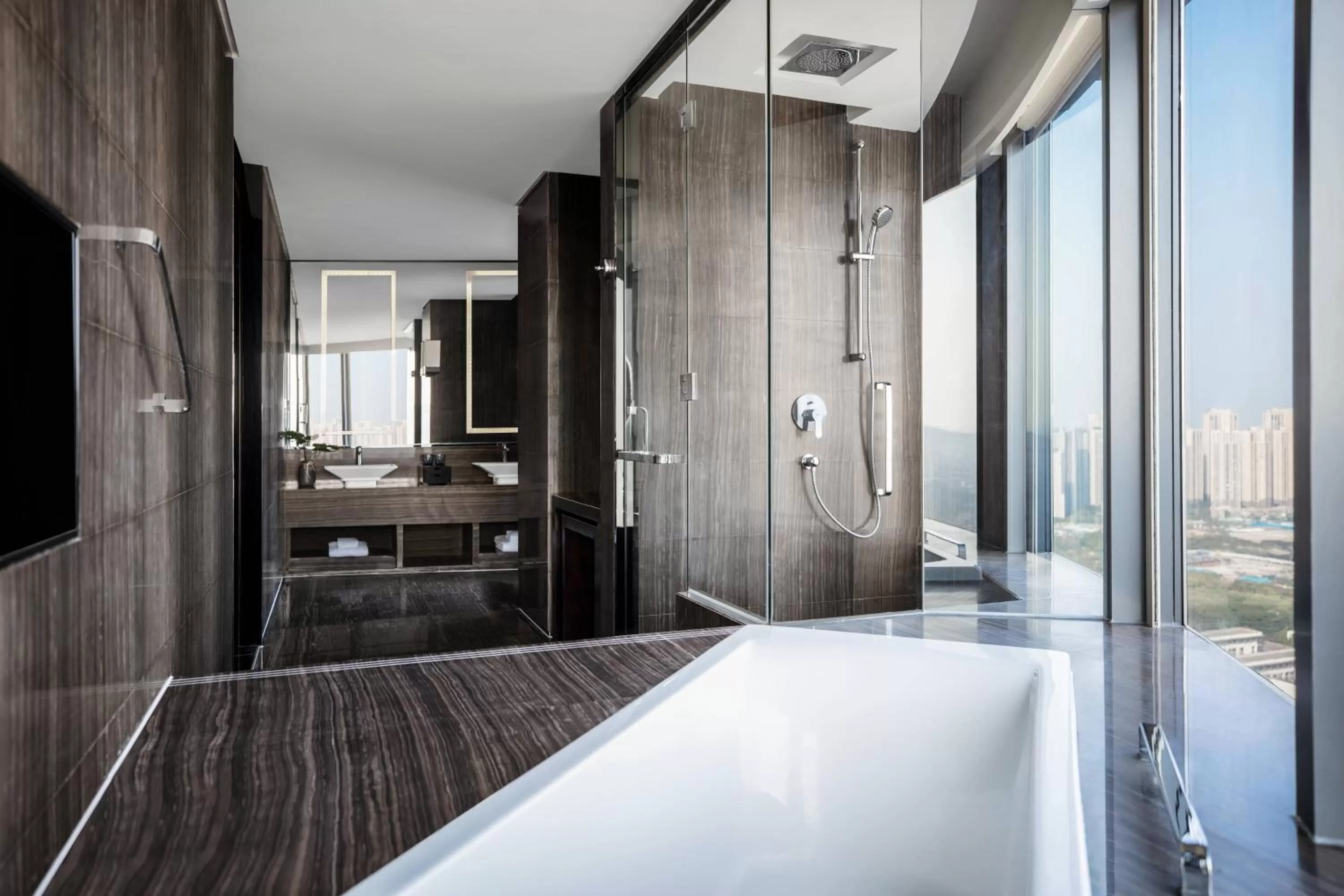 Bathroom, Bed in Shunde Marriott Hotel