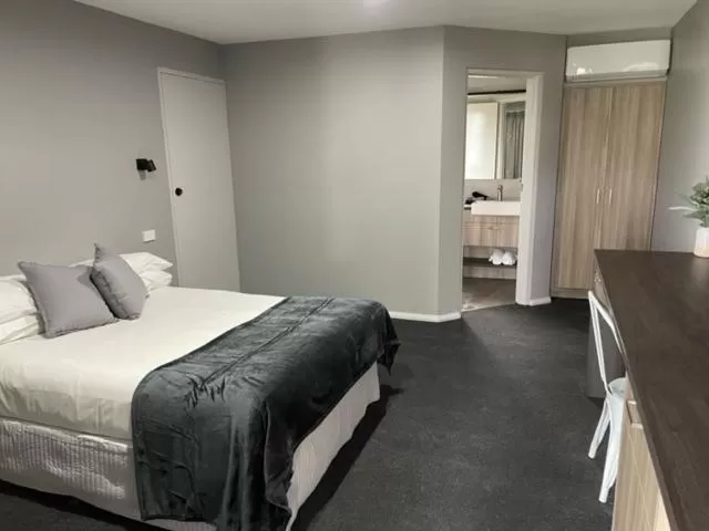 Bed in Murrumbateman Country Inn