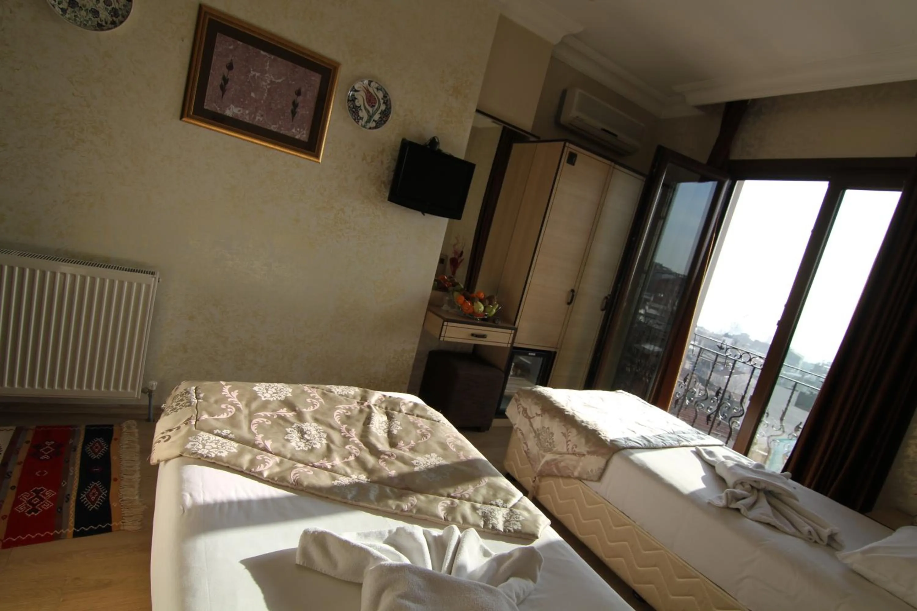 Photo of the whole room, Bed in Art City Hotel Istanbul