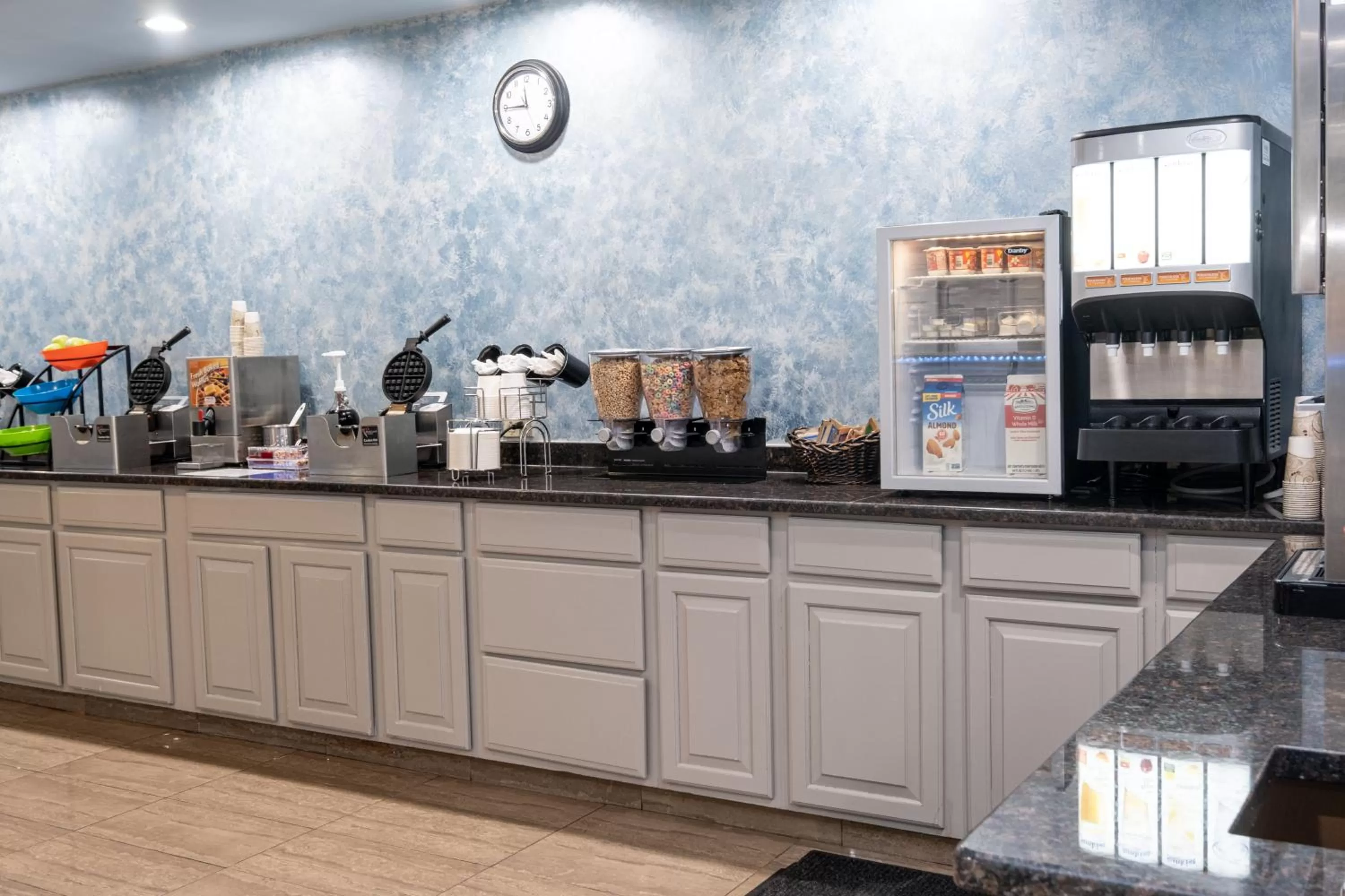Coffee/tea facilities in Hilltop Inn & Suites, near Foxwoods Casino